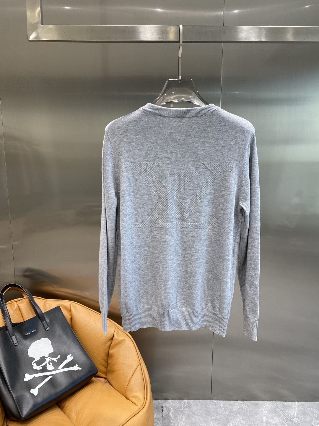 《𝙉𝙚𝙬🤍🖤驴家》2025官网秋冬季最新毛衣，专柜同步在售爆款！特供羊毛混纺面料.手感舒适.可直接接触皮