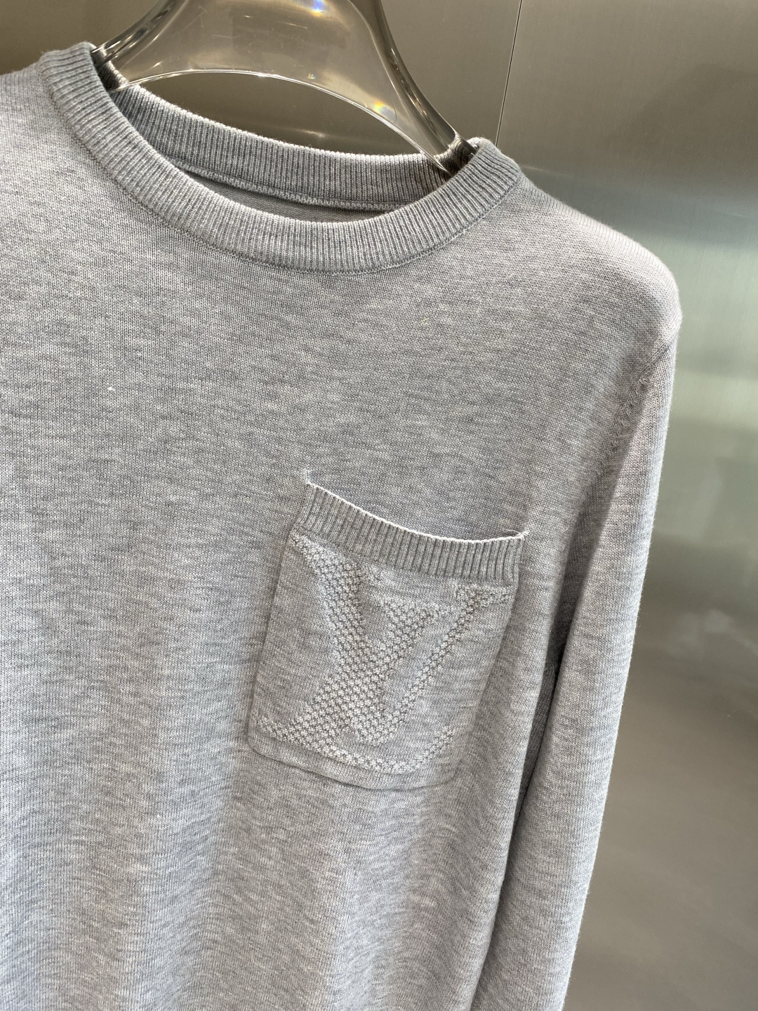 《𝙉𝙚𝙬🤍🖤驴家》2025官网秋冬季最新毛衣，专柜同步在售爆款！特供羊毛混纺面料.手感舒适.可直接接触皮