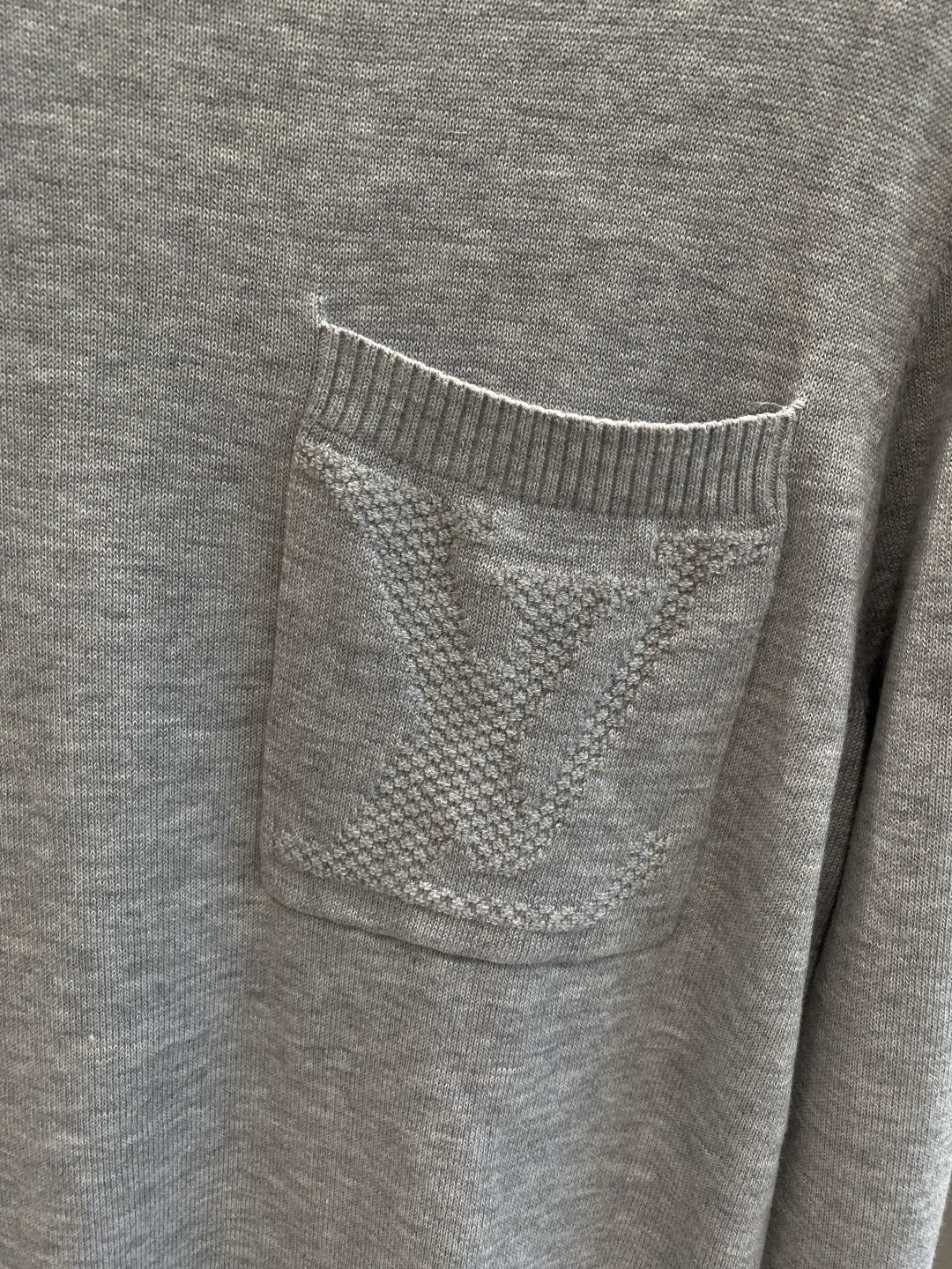 《𝙉𝙚𝙬🤍🖤驴家》2025官网秋冬季最新毛衣，专柜同步在售爆款！特供羊毛混纺面料.手感舒适.可直接接触皮