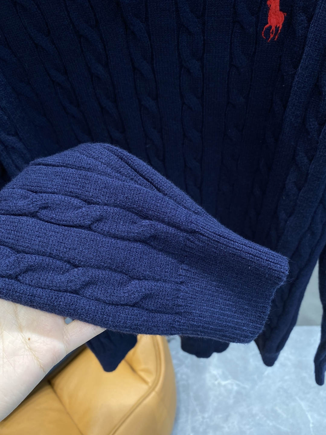 《𝙉𝙚𝙬🤍🖤POLO家》秋冬经典男士针织长袖圆领套头毛衣 这款针织衫向经典图案致敬。采用棉质平纹针织面料