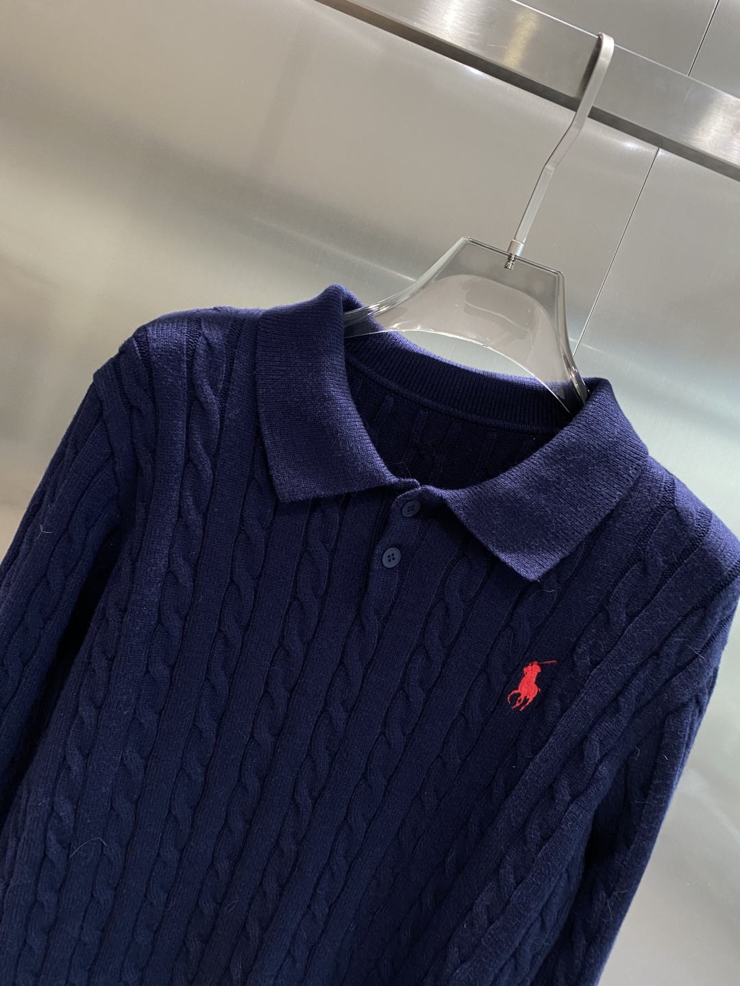 《𝙉𝙚𝙬🤍🖤POLO家》秋冬经典男士针织长袖圆领套头毛衣 这款针织衫向经典图案致敬。采用棉质平纹针织面料