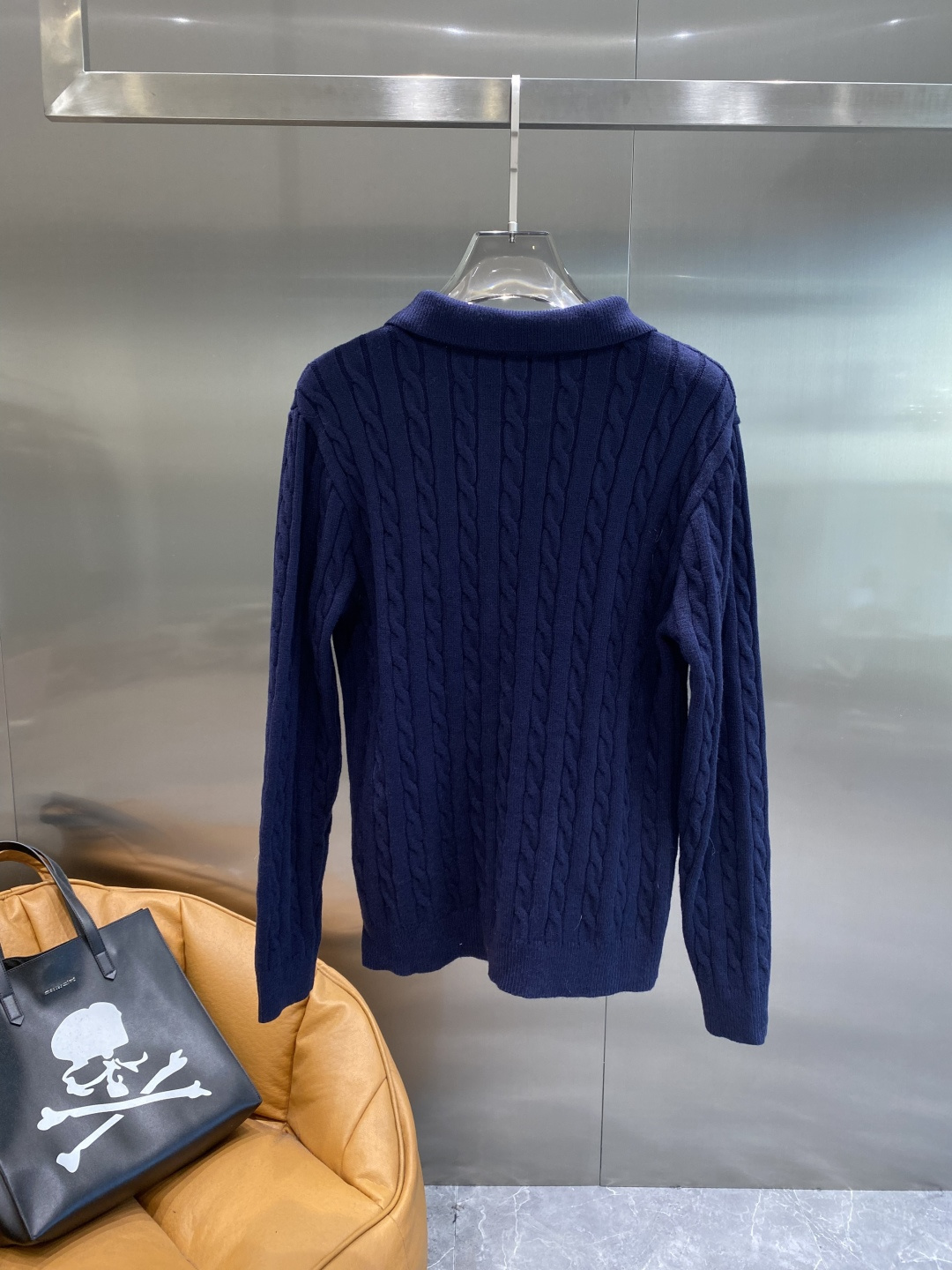 《𝙉𝙚𝙬🤍🖤POLO家》秋冬经典男士针织长袖圆领套头毛衣 这款针织衫向经典图案致敬。采用棉质平纹针织面料