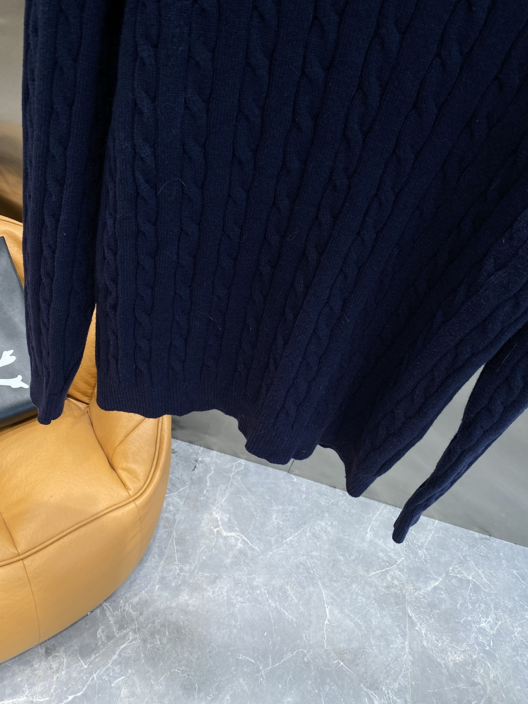 《𝙉𝙚𝙬🤍🖤POLO家》秋冬经典男士针织长袖圆领套头毛衣 这款针织衫向经典图案致敬。采用棉质平纹针织面料