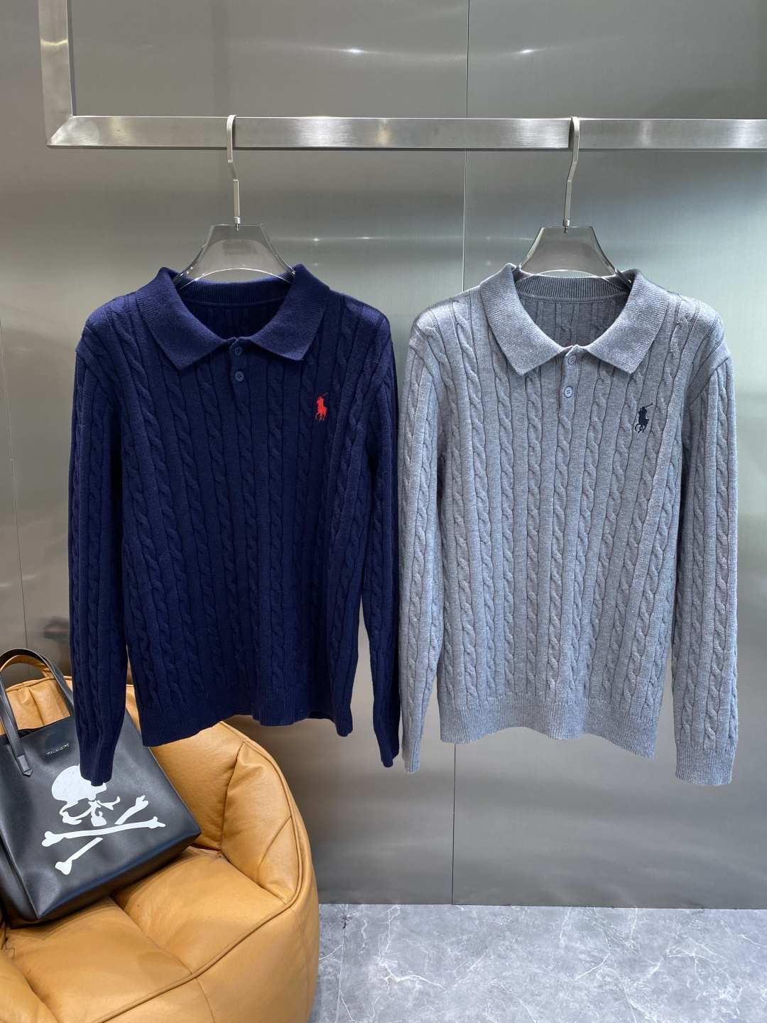 《𝙉𝙚𝙬🤍🖤POLO家》秋冬经典男士针织长袖圆领套头毛衣 这款针织衫向经典图案致敬。采用棉质平纹针织面料