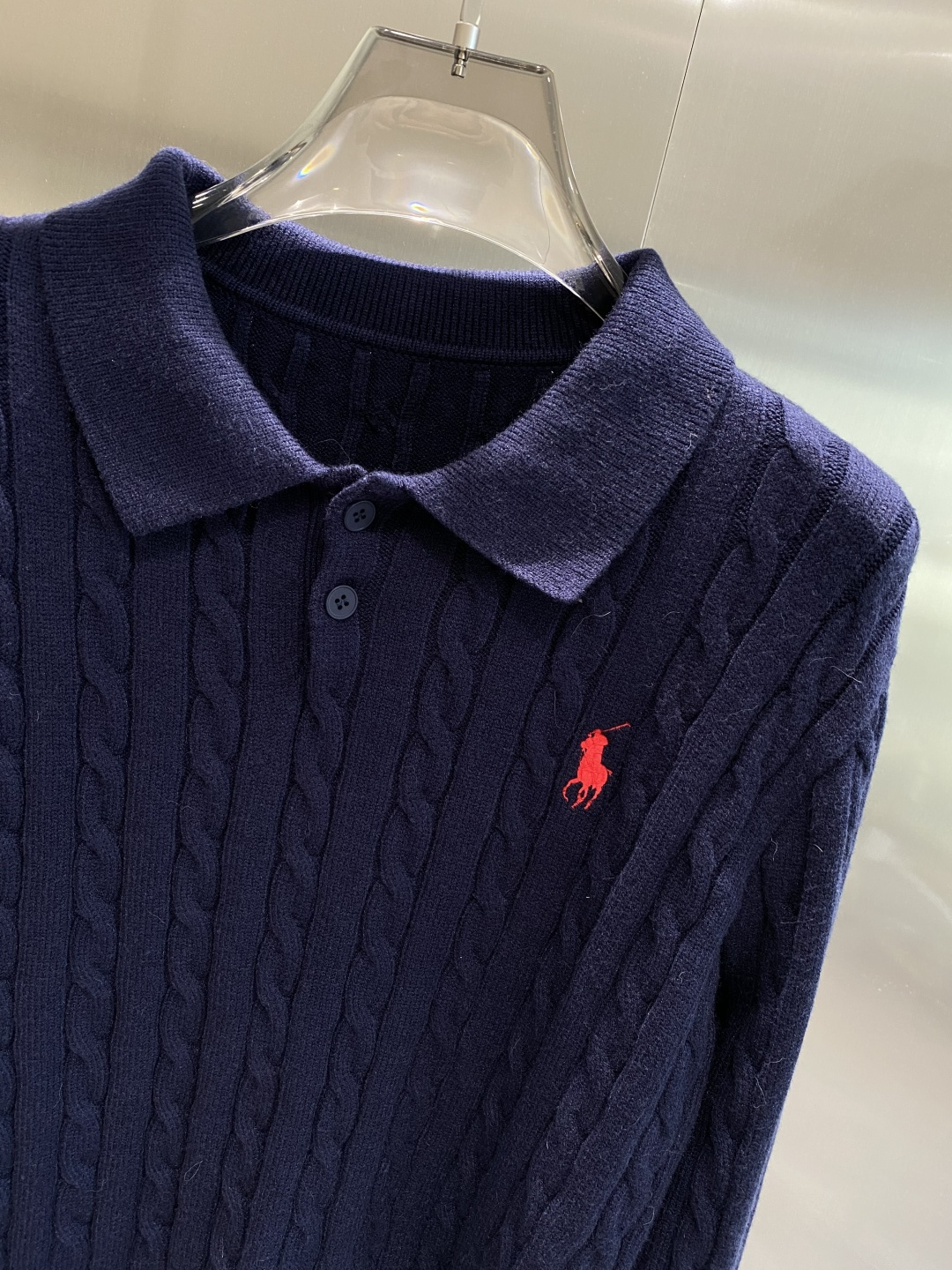 《𝙉𝙚𝙬🤍🖤POLO家》秋冬经典男士针织长袖圆领套头毛衣 这款针织衫向经典图案致敬。采用棉质平纹针织面料