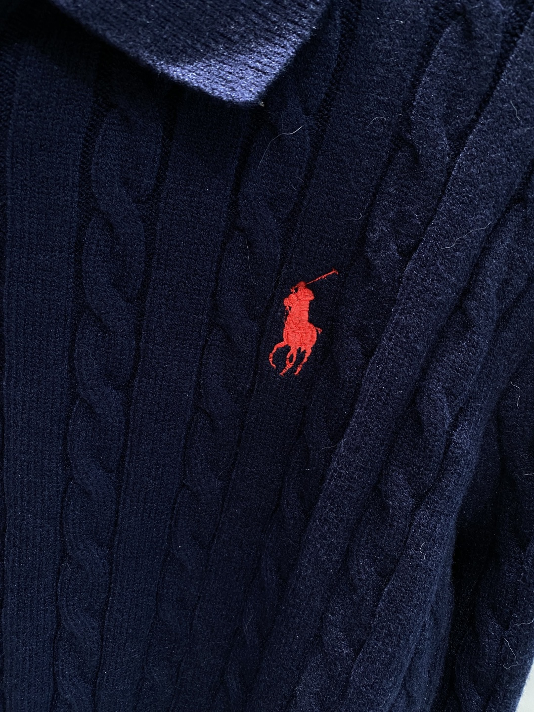 《𝙉𝙚𝙬🤍🖤POLO家》秋冬经典男士针织长袖圆领套头毛衣 这款针织衫向经典图案致敬。采用棉质平纹针织面料