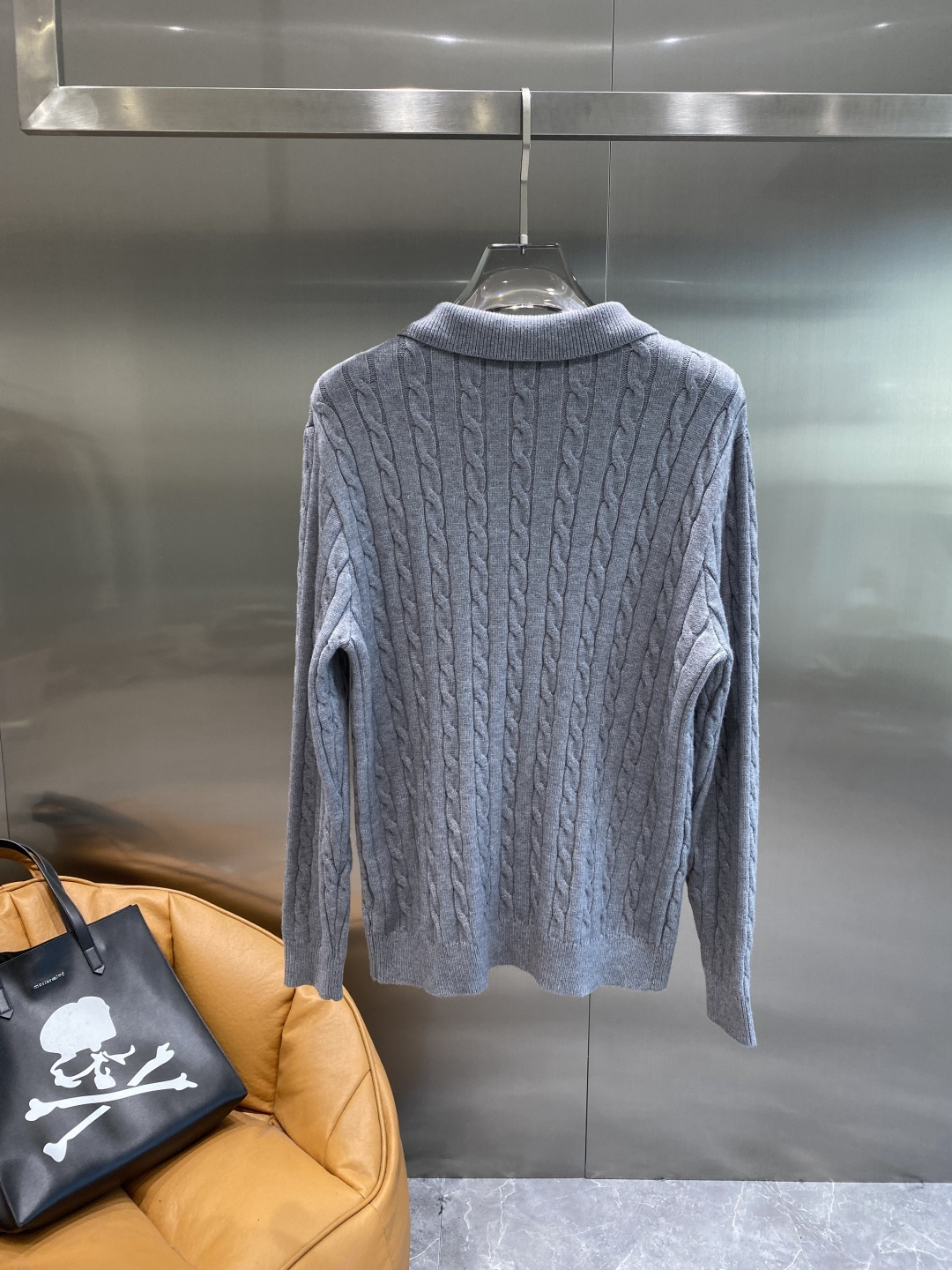 《𝙉𝙚𝙬🤍🖤POLO家》秋冬经典男士针织长袖圆领套头毛衣 这款针织衫向经典图案致敬。采用棉质平纹针织面料