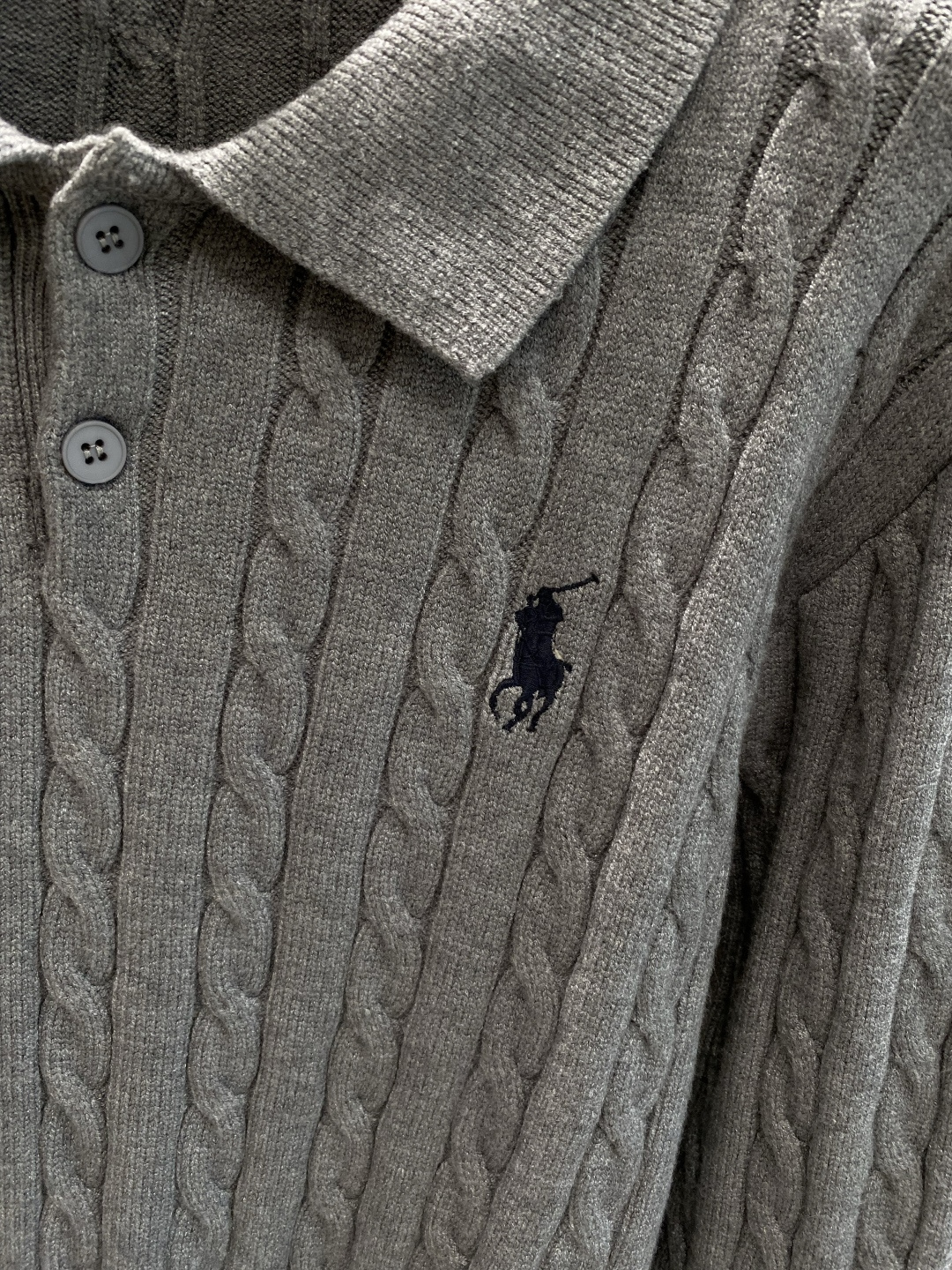 《𝙉𝙚𝙬🤍🖤POLO家》秋冬经典男士针织长袖圆领套头毛衣 这款针织衫向经典图案致敬。采用棉质平纹针织面料