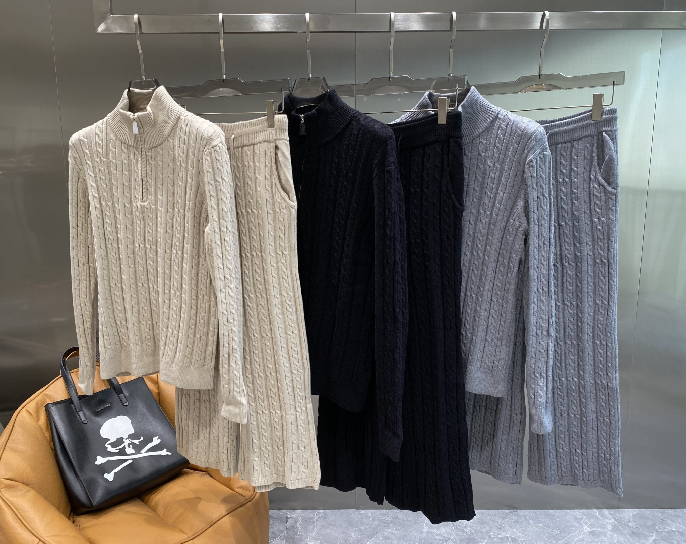 《𝙉𝙚𝙬🤍🖤杰尼家》2025官网秋冬季最新毛衣，专柜同步在售爆款！特供羊毛混纺面料.手感舒适.可直接接触