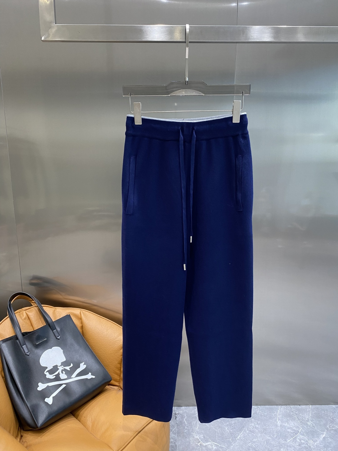 《𝙉𝙚𝙬🤍🖤lP🆕家》2025官网秋冬季最新毛衣，专柜同步在售爆款！特供羊毛混纺面料.手感舒适.可直接接