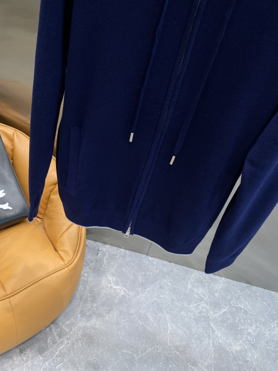 《𝙉𝙚𝙬🤍🖤lP🆕家》2025官网秋冬季最新毛衣，专柜同步在售爆款！特供羊毛混纺面料.手感舒适.可直接接