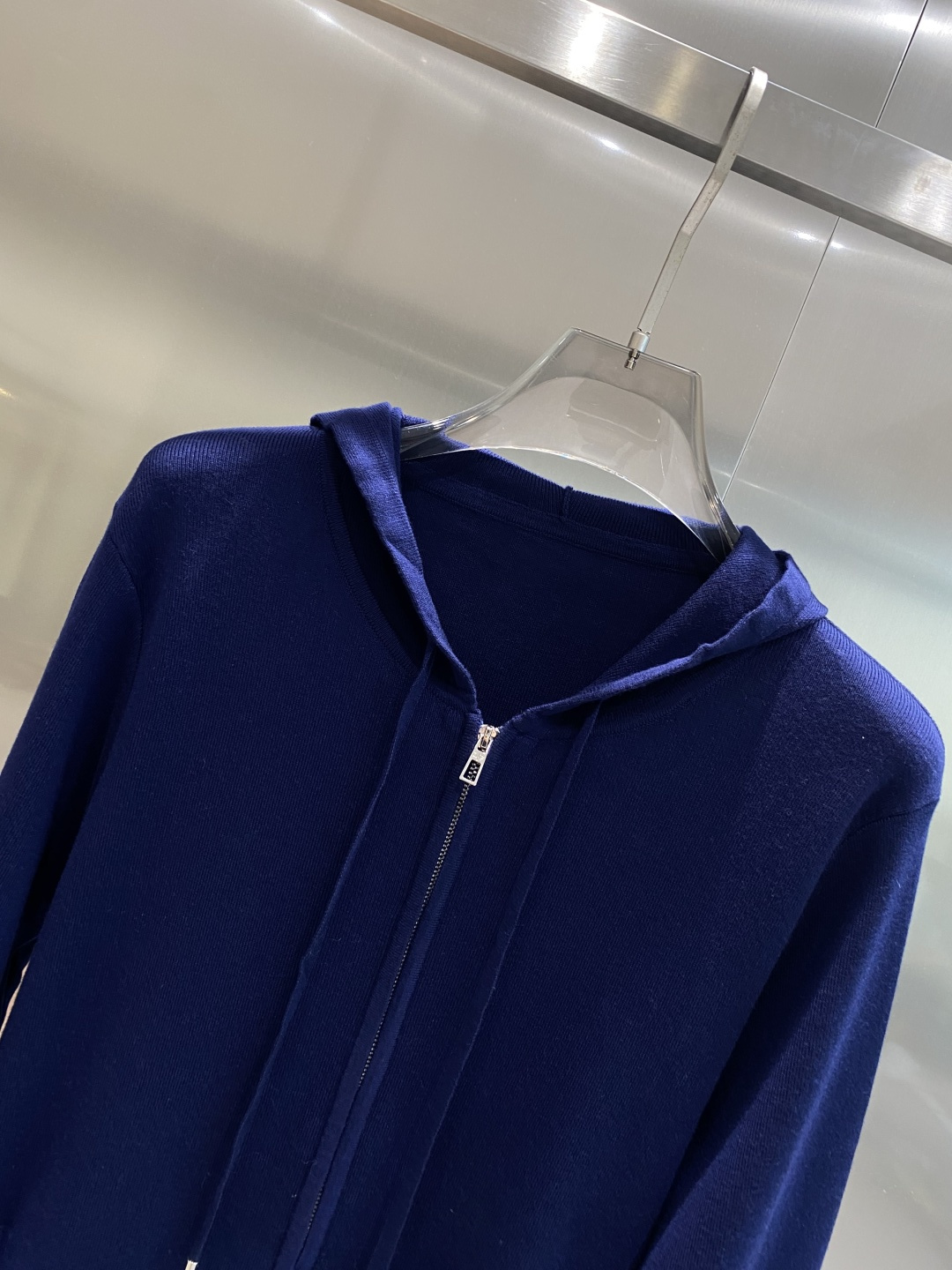 《𝙉𝙚𝙬🤍🖤lP🆕家》2025官网秋冬季最新毛衣，专柜同步在售爆款！特供羊毛混纺面料.手感舒适.可直接接