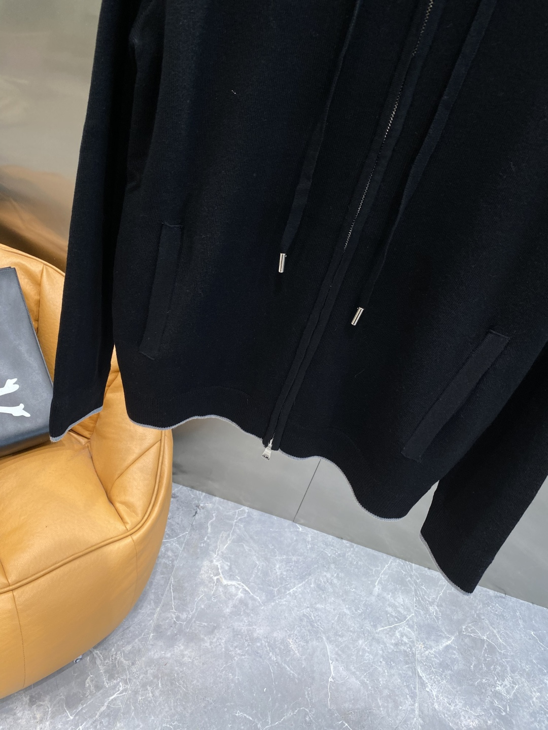 《𝙉𝙚𝙬🤍🖤lP🆕家》2025官网秋冬季最新毛衣，专柜同步在售爆款！特供羊毛混纺面料.手感舒适.可直接接