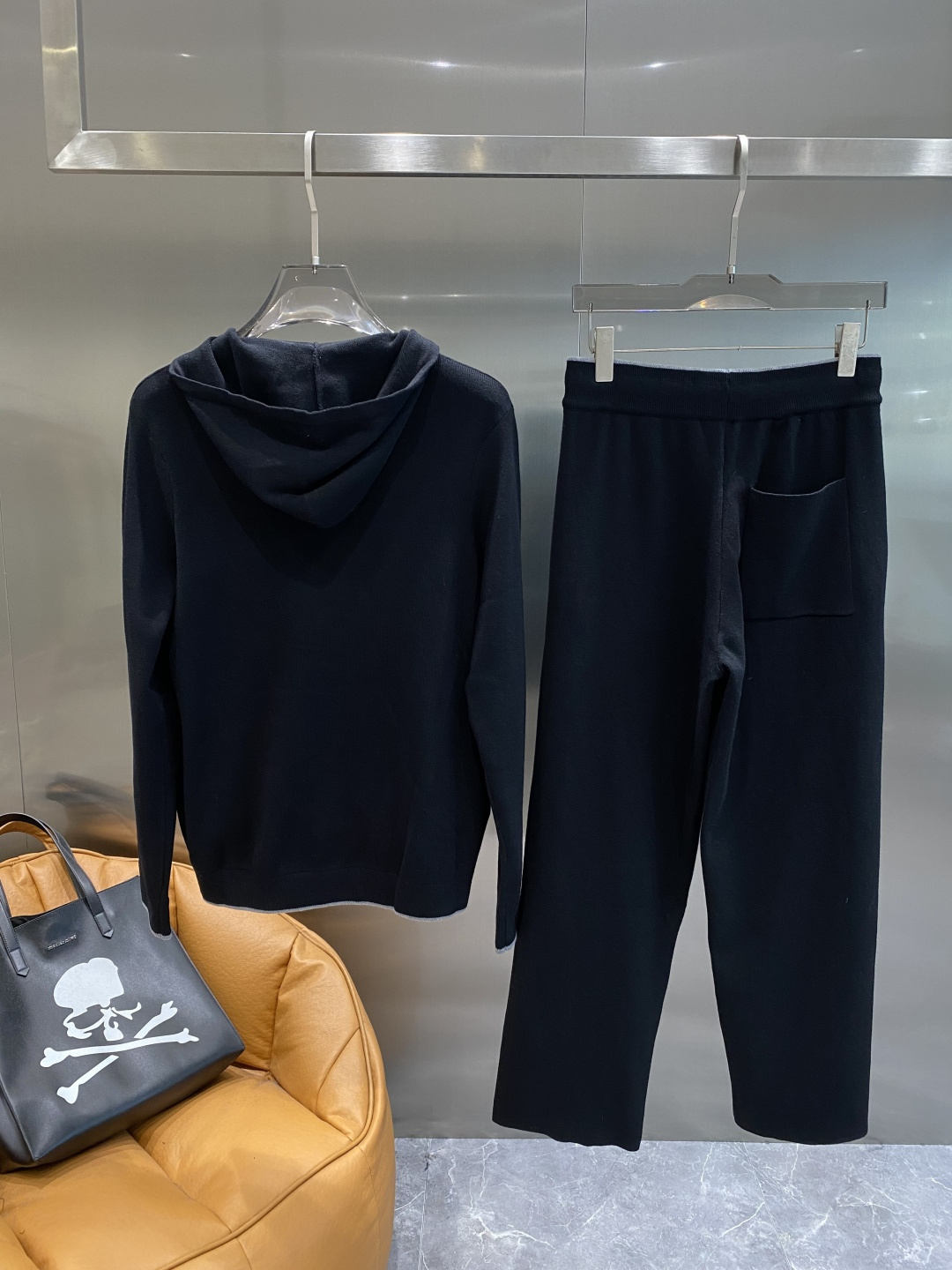 《𝙉𝙚𝙬🤍🖤lP🆕家》2025官网秋冬季最新毛衣，专柜同步在售爆款！特供羊毛混纺面料.手感舒适.可直接接