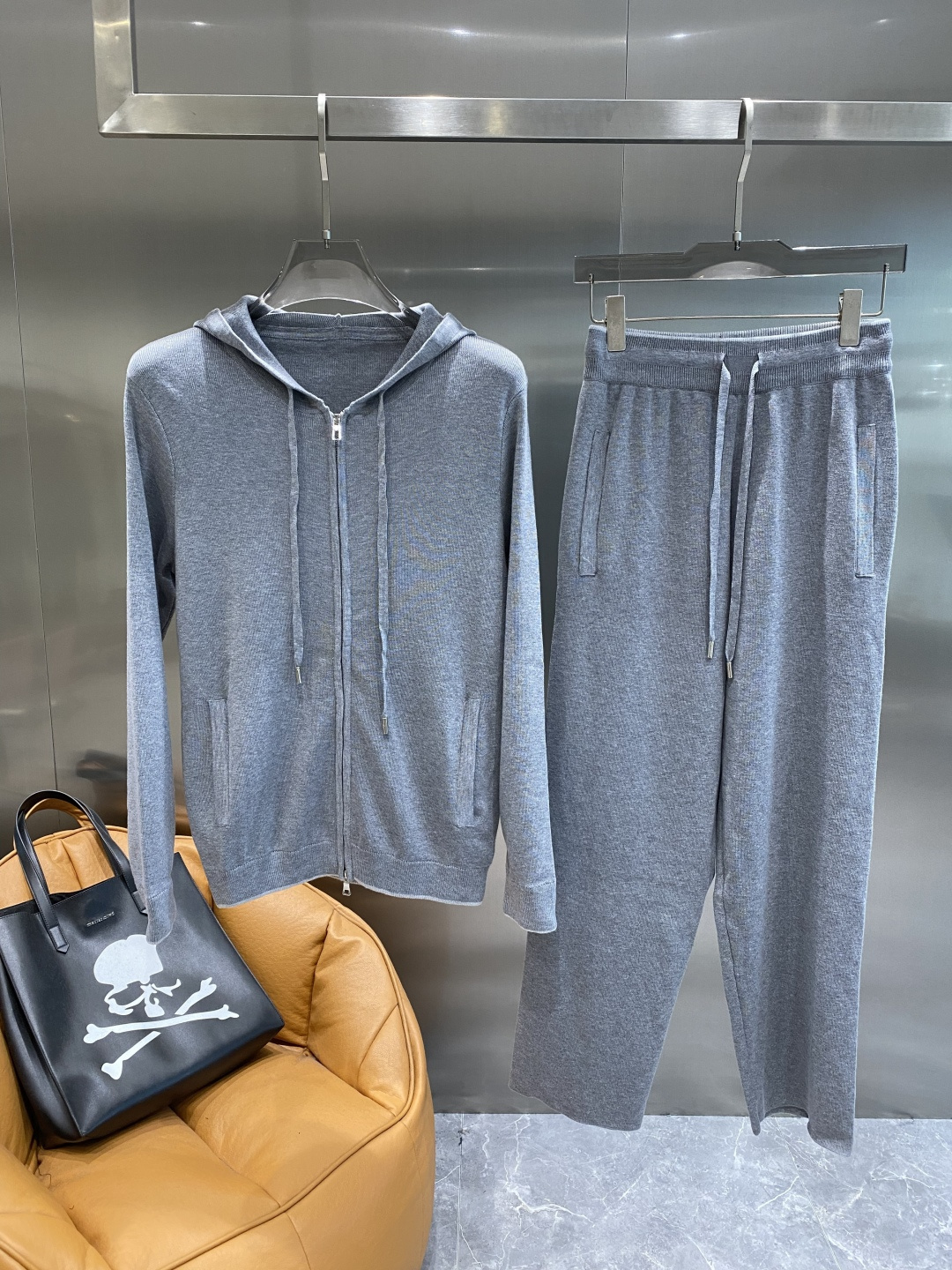 《𝙉𝙚𝙬🤍🖤lP🆕家》2025官网秋冬季最新毛衣，专柜同步在售爆款！特供羊毛混纺面料.手感舒适.可直接接