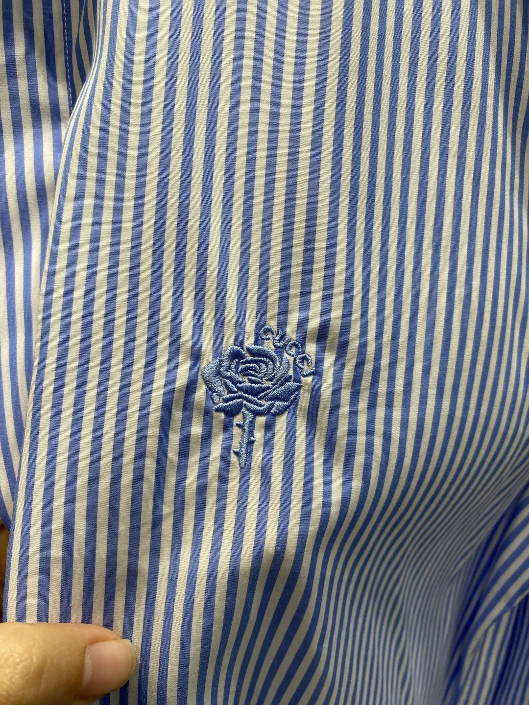 《𝙉𝙚𝙬🤍🖤古家》2025秋冬重磅推荐！高级成衣 十足腔调经典翻领衬衫！胸前品牌LOGO设计 让你感受与