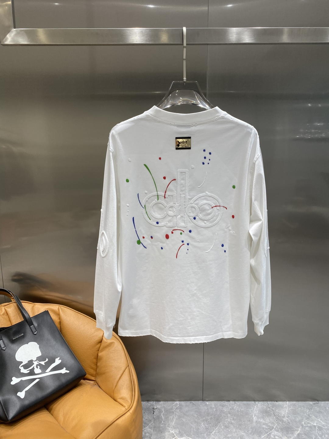 《𝙉𝙚𝙬🤍🖤alo 家》2025秋冬专柜新款 时尚休闲打底衫长袖T恤，精选进口高密度双面拉架棉面料，精致