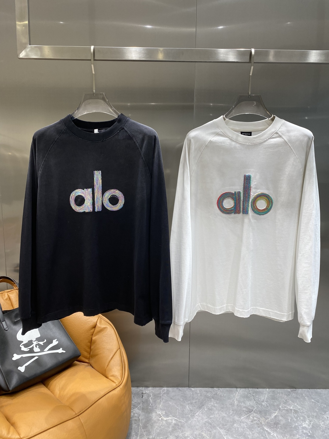 《𝙉𝙚𝙬🤍🖤alo 家》2025秋冬专柜新款 时尚休闲打底衫长袖T恤，精选进口高密度双面拉架棉面料，精致