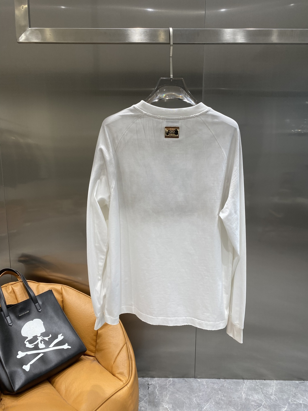《𝙉𝙚𝙬🤍🖤alo 家》2025秋冬专柜新款 时尚休闲打底衫长袖T恤，精选进口高密度双面拉架棉面料，精致