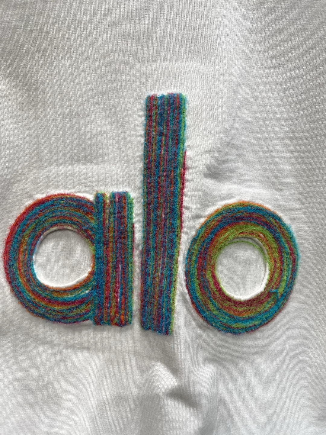 《𝙉𝙚𝙬🤍🖤alo 家》2025秋冬专柜新款 时尚休闲打底衫长袖T恤，精选进口高密度双面拉架棉面料，精致