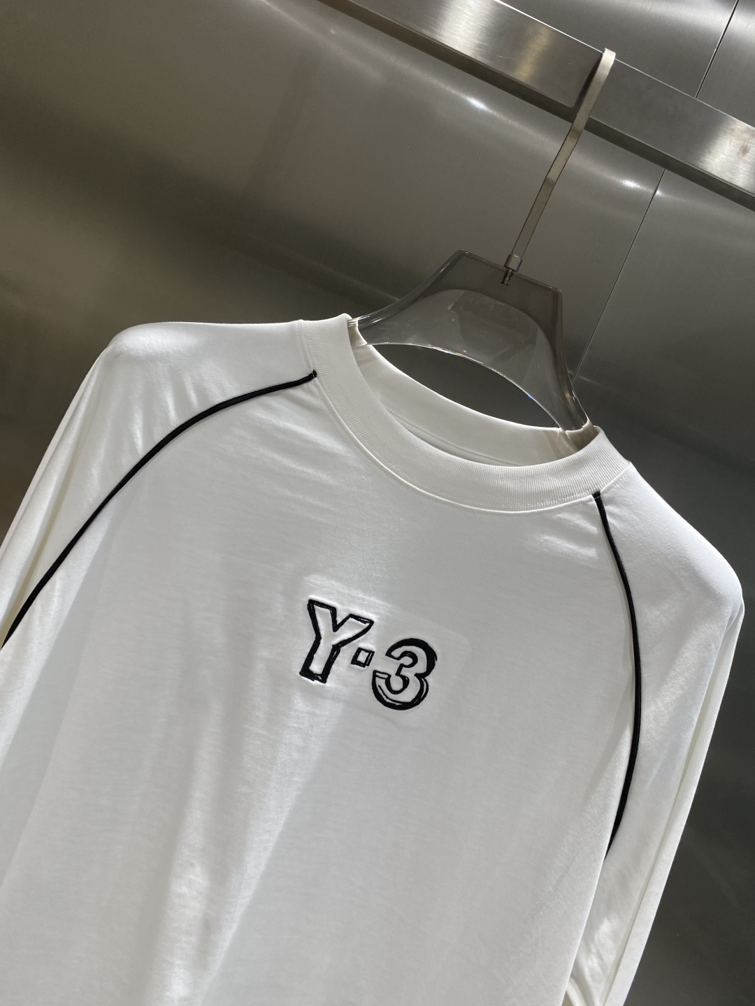 《𝙉𝙚𝙬🤍🖤Y3家》2025秋冬专柜新款 时尚休闲打底衫长袖T恤，精选进口高密度双面拉架棉面料，精致原版