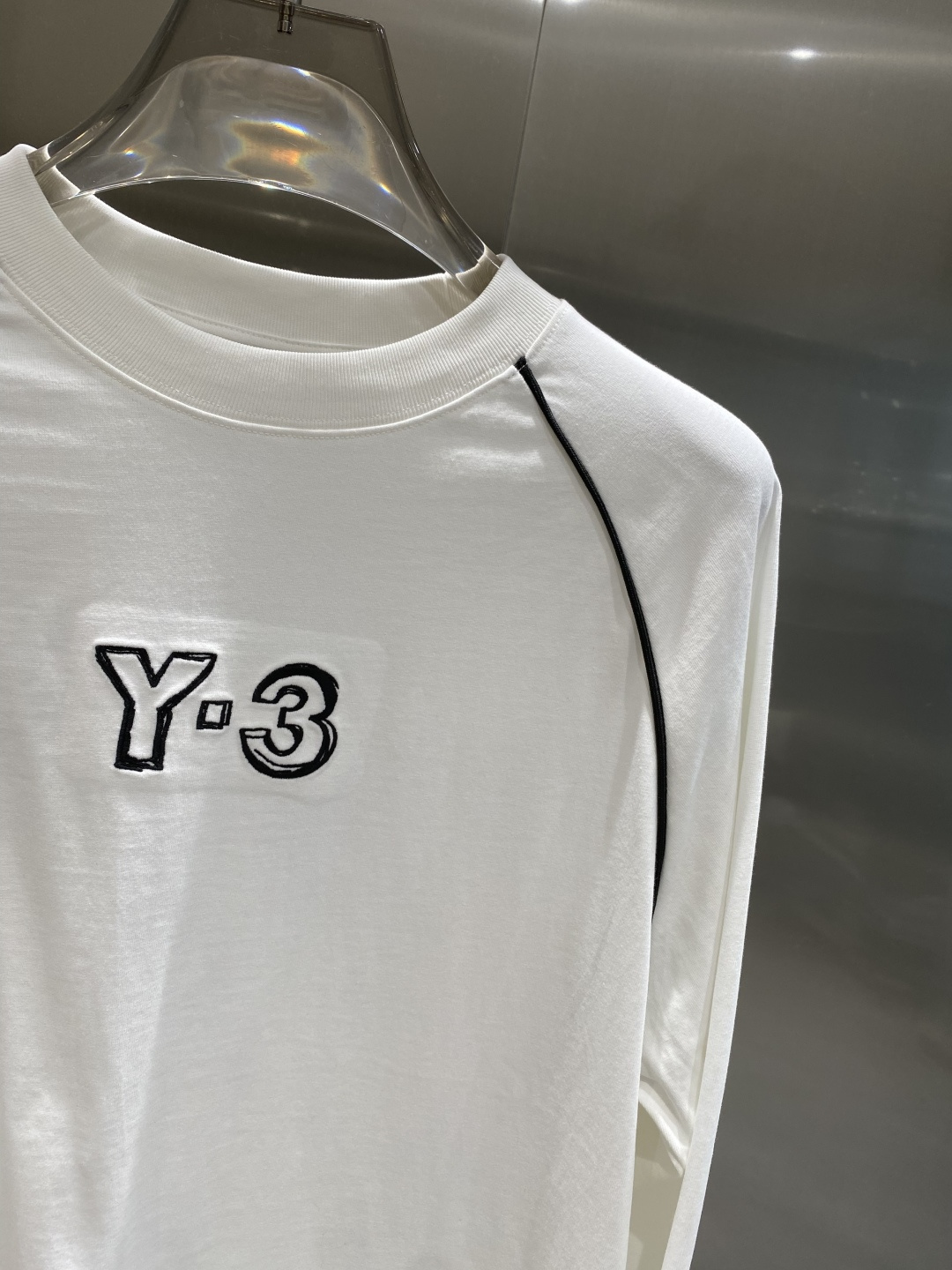 《𝙉𝙚𝙬🤍🖤Y3家》2025秋冬专柜新款 时尚休闲打底衫长袖T恤，精选进口高密度双面拉架棉面料，精致原版