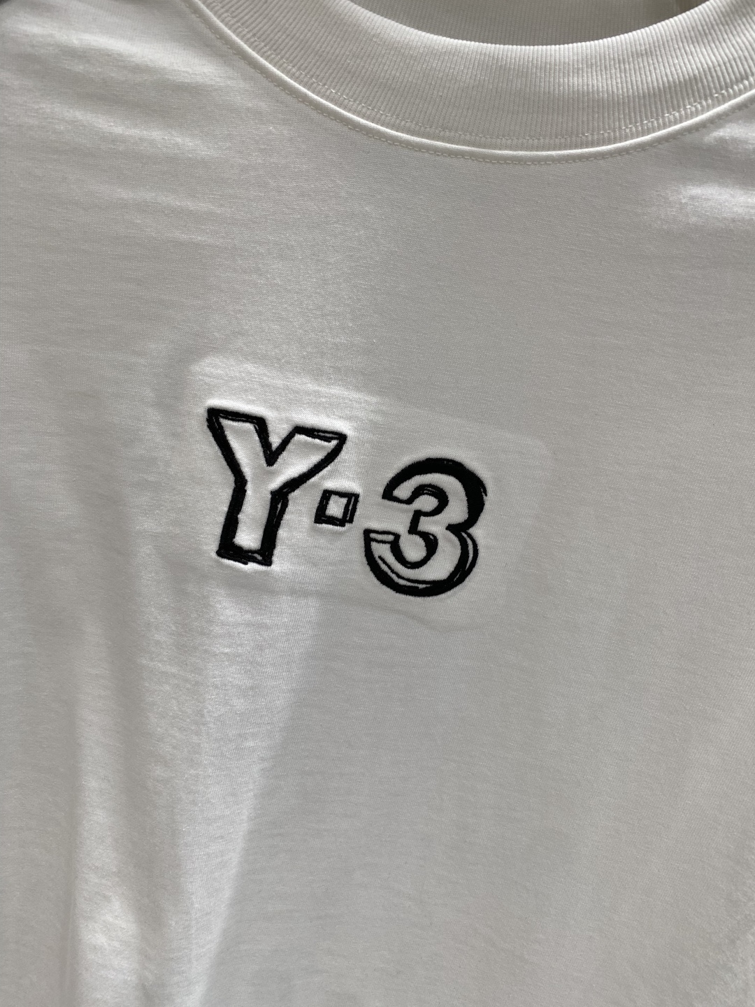 《𝙉𝙚𝙬🤍🖤Y3家》2025秋冬专柜新款 时尚休闲打底衫长袖T恤，精选进口高密度双面拉架棉面料，精致原版