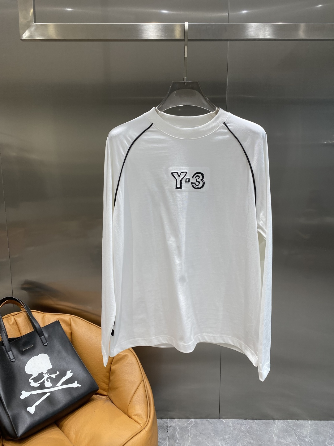 《𝙉𝙚𝙬🤍🖤Y3家》2025秋冬专柜新款 时尚休闲打底衫长袖T恤，精选进口高密度双面拉架棉面料，精致原版