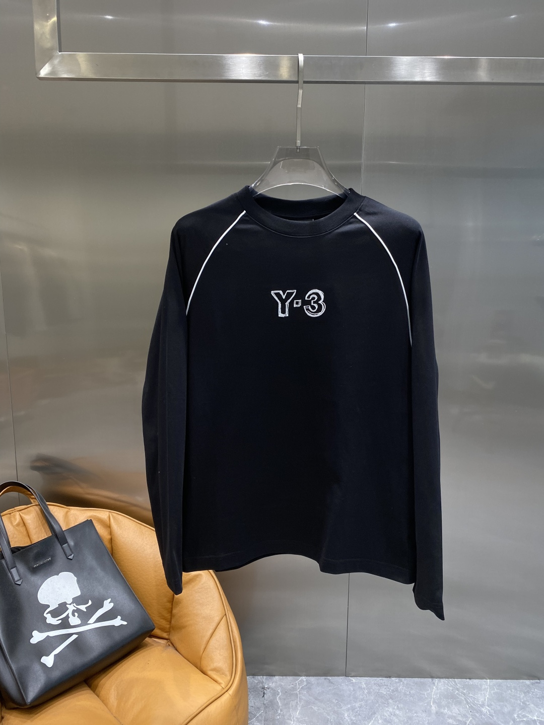 《𝙉𝙚𝙬🤍🖤Y3家》2025秋冬专柜新款 时尚休闲打底衫长袖T恤，精选进口高密度双面拉架棉面料，精致原版