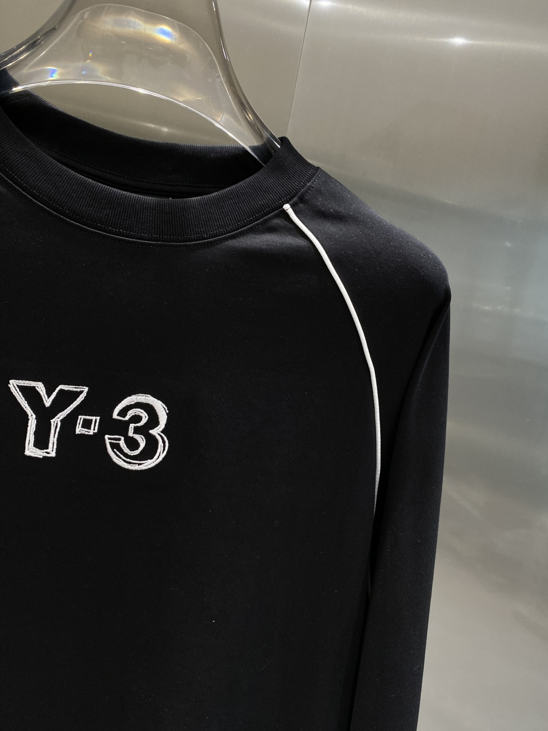 《𝙉𝙚𝙬🤍🖤Y3家》2025秋冬专柜新款 时尚休闲打底衫长袖T恤，精选进口高密度双面拉架棉面料，精致原版