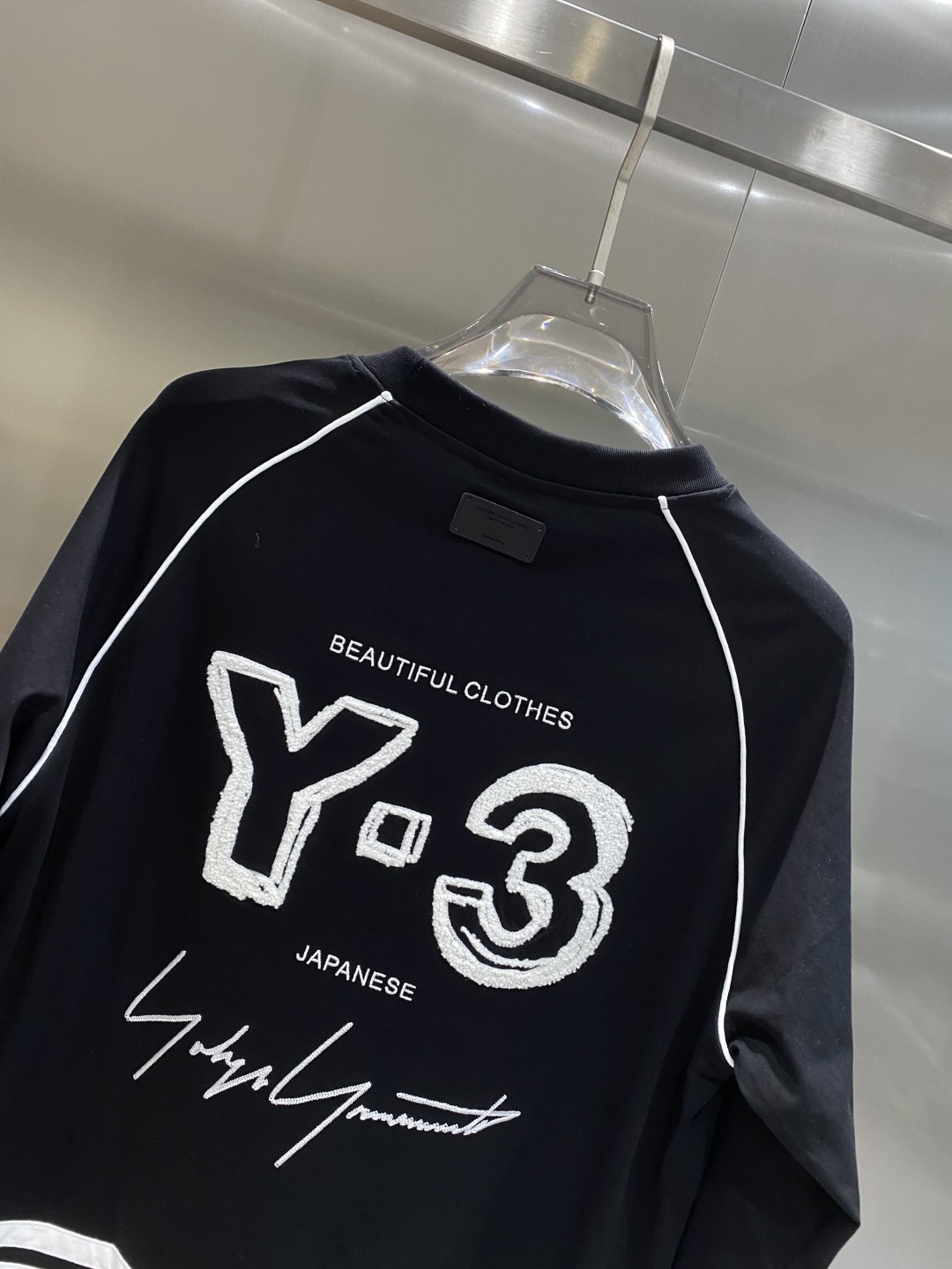 《𝙉𝙚𝙬🤍🖤Y3家》2025秋冬专柜新款 时尚休闲打底衫长袖T恤，精选进口高密度双面拉架棉面料，精致原版