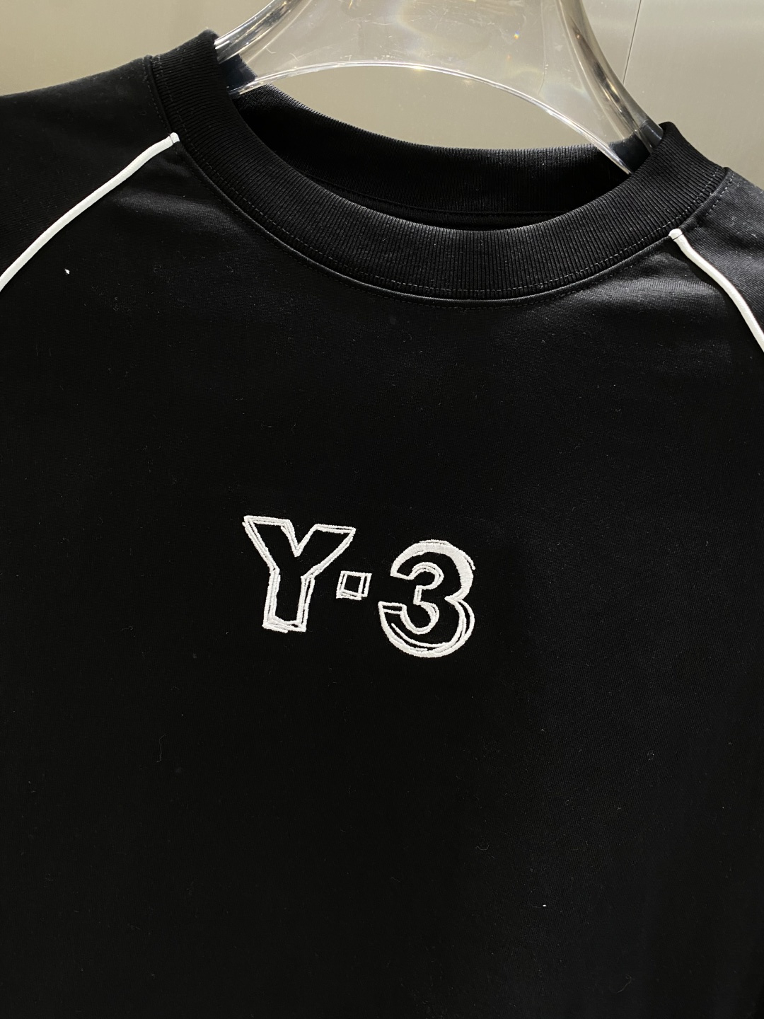 《𝙉𝙚𝙬🤍🖤Y3家》2025秋冬专柜新款 时尚休闲打底衫长袖T恤，精选进口高密度双面拉架棉面料，精致原版