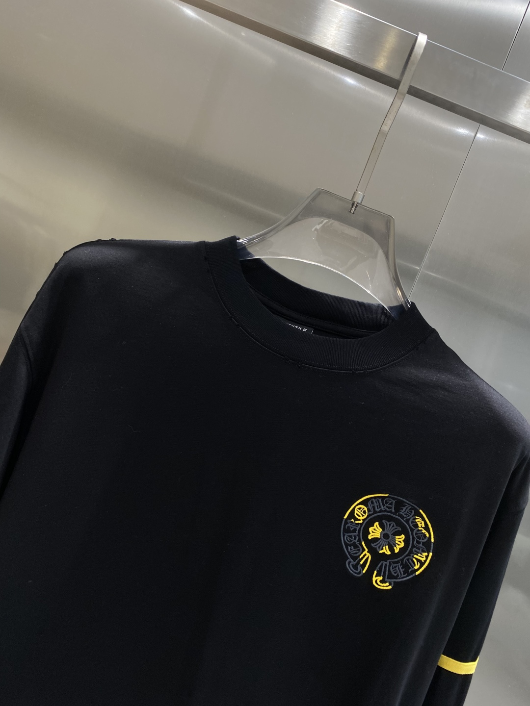 《𝙉𝙚𝙬🤍🖤克家》2025秋冬专柜新款 时尚休闲打底衫长袖T恤，精选进口高密度双面拉架棉面料，精致原版l