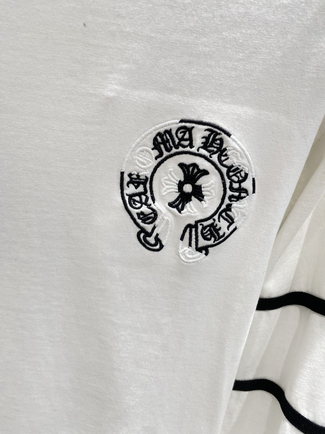 《𝙉𝙚𝙬🤍🖤克家》2025秋冬专柜新款 时尚休闲打底衫长袖T恤，精选进口高密度双面拉架棉面料，精致原版l