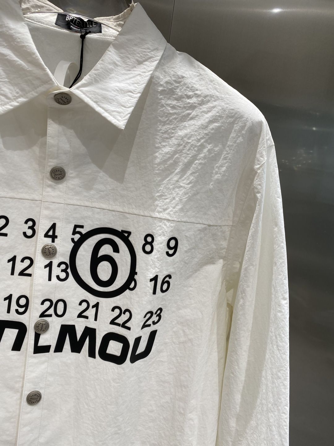 《𝙉𝙚𝙬🤍🖤 玛吉家》时尚界的低调奢华担当 经典黑色，沉稳大气又百搭。精致的品牌元 低调中彰显奢华，更是