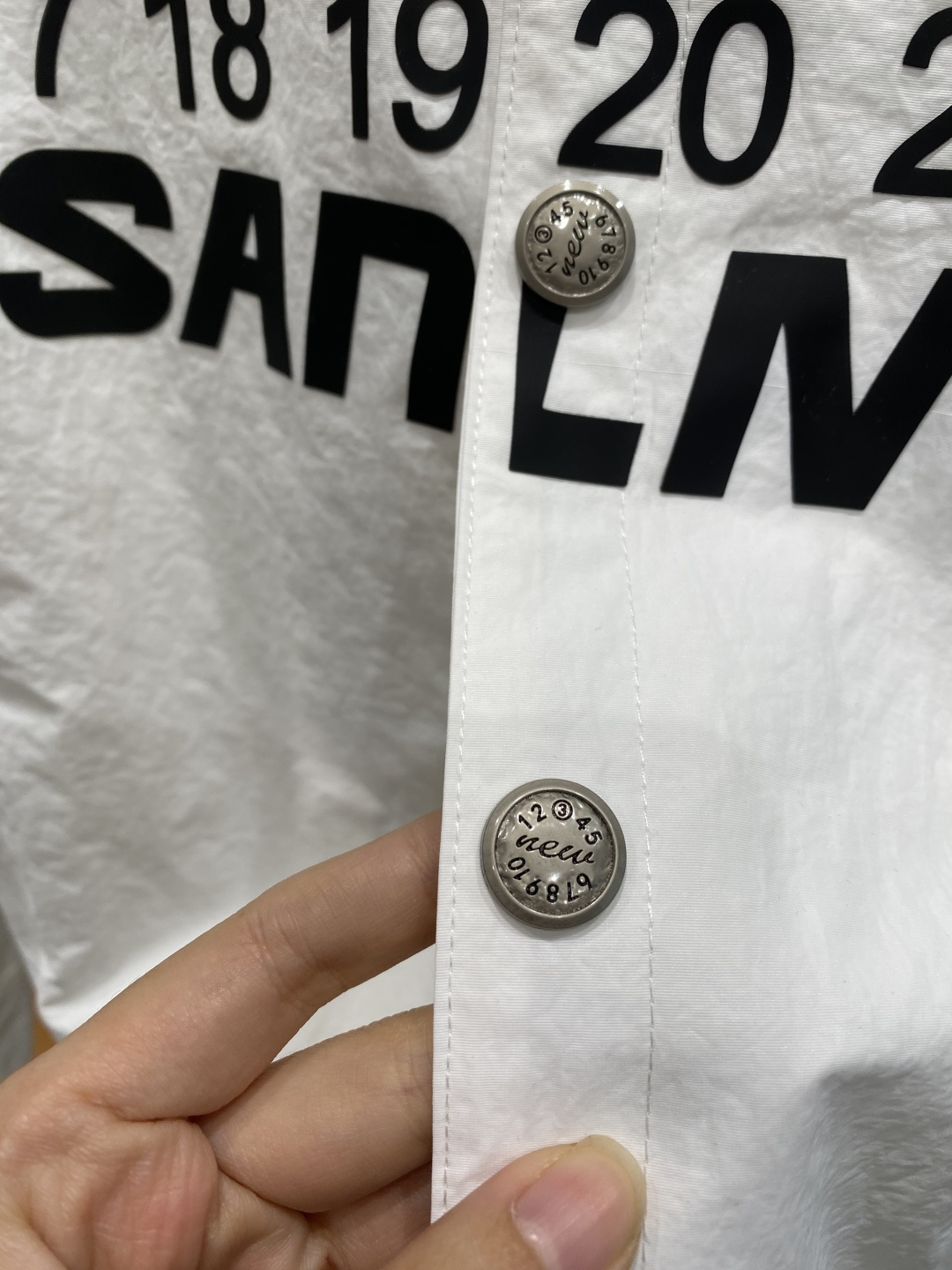 《𝙉𝙚𝙬🤍🖤 玛吉家》时尚界的低调奢华担当 经典黑色，沉稳大气又百搭。精致的品牌元 低调中彰显奢华，更是