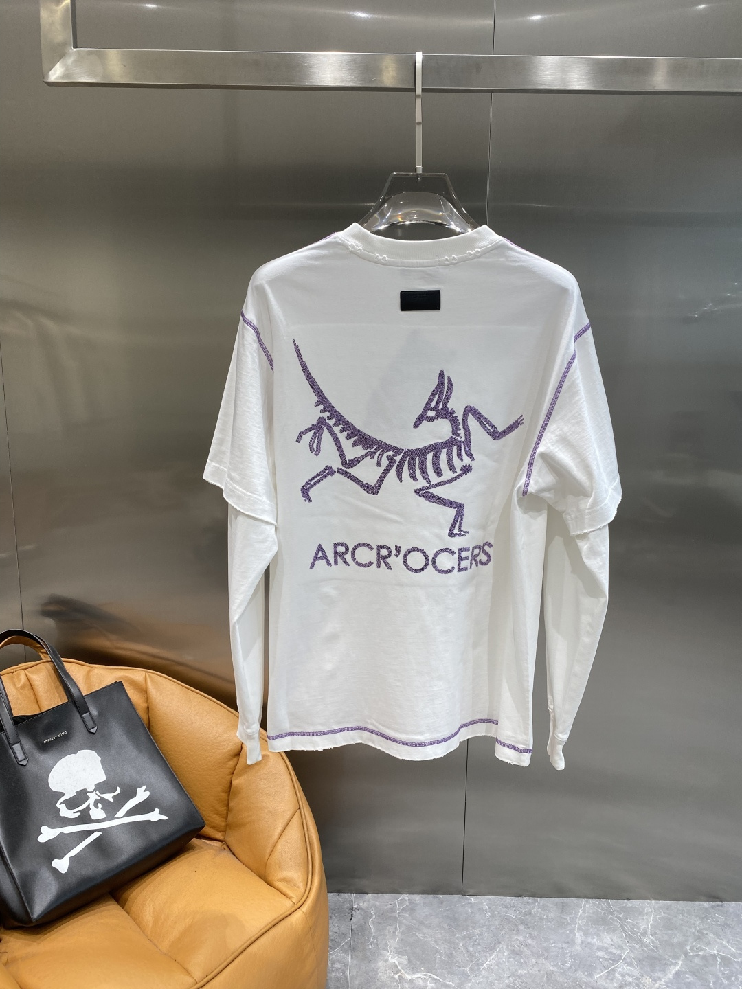 《𝙉𝙚𝙬🤍🖤鸟家》2025秋冬专柜新款 时尚休闲打底衫长袖T恤，精选进口高密度双面拉架棉面料，精致原版l