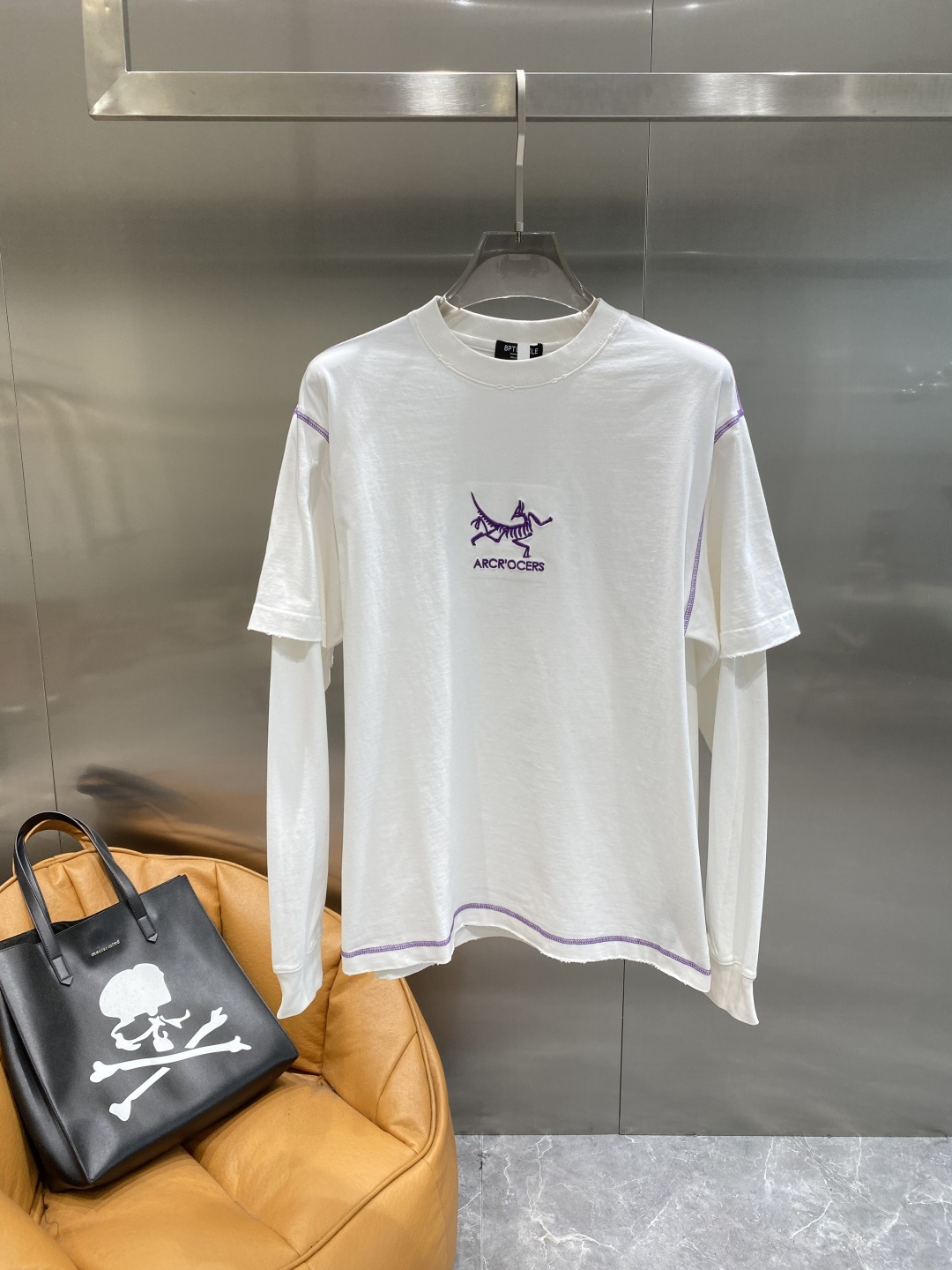 《𝙉𝙚𝙬🤍🖤鸟家》2025秋冬专柜新款 时尚休闲打底衫长袖T恤，精选进口高密度双面拉架棉面料，精致原版l