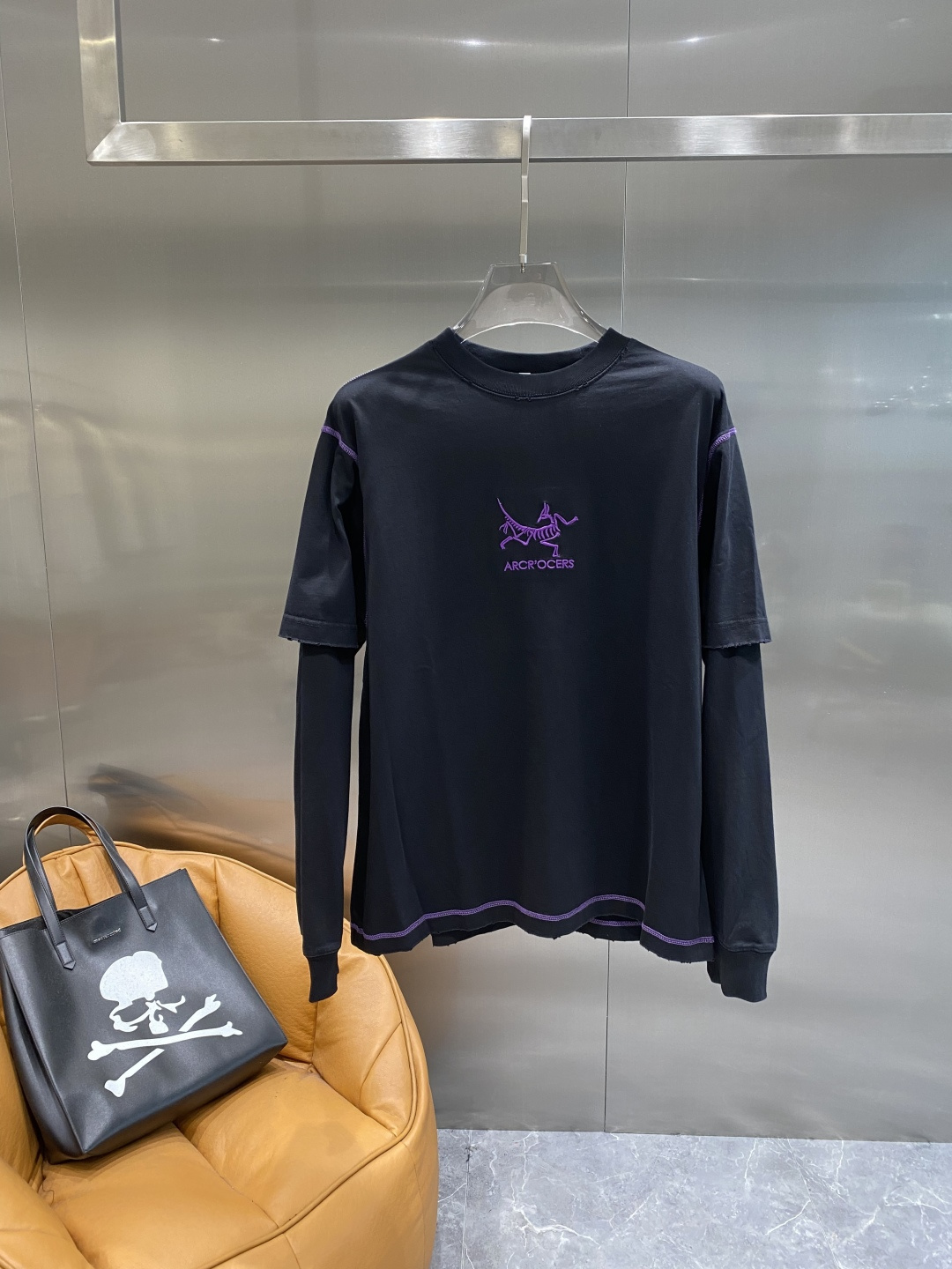 《𝙉𝙚𝙬🤍🖤鸟家》2025秋冬专柜新款 时尚休闲打底衫长袖T恤，精选进口高密度双面拉架棉面料，精致原版l