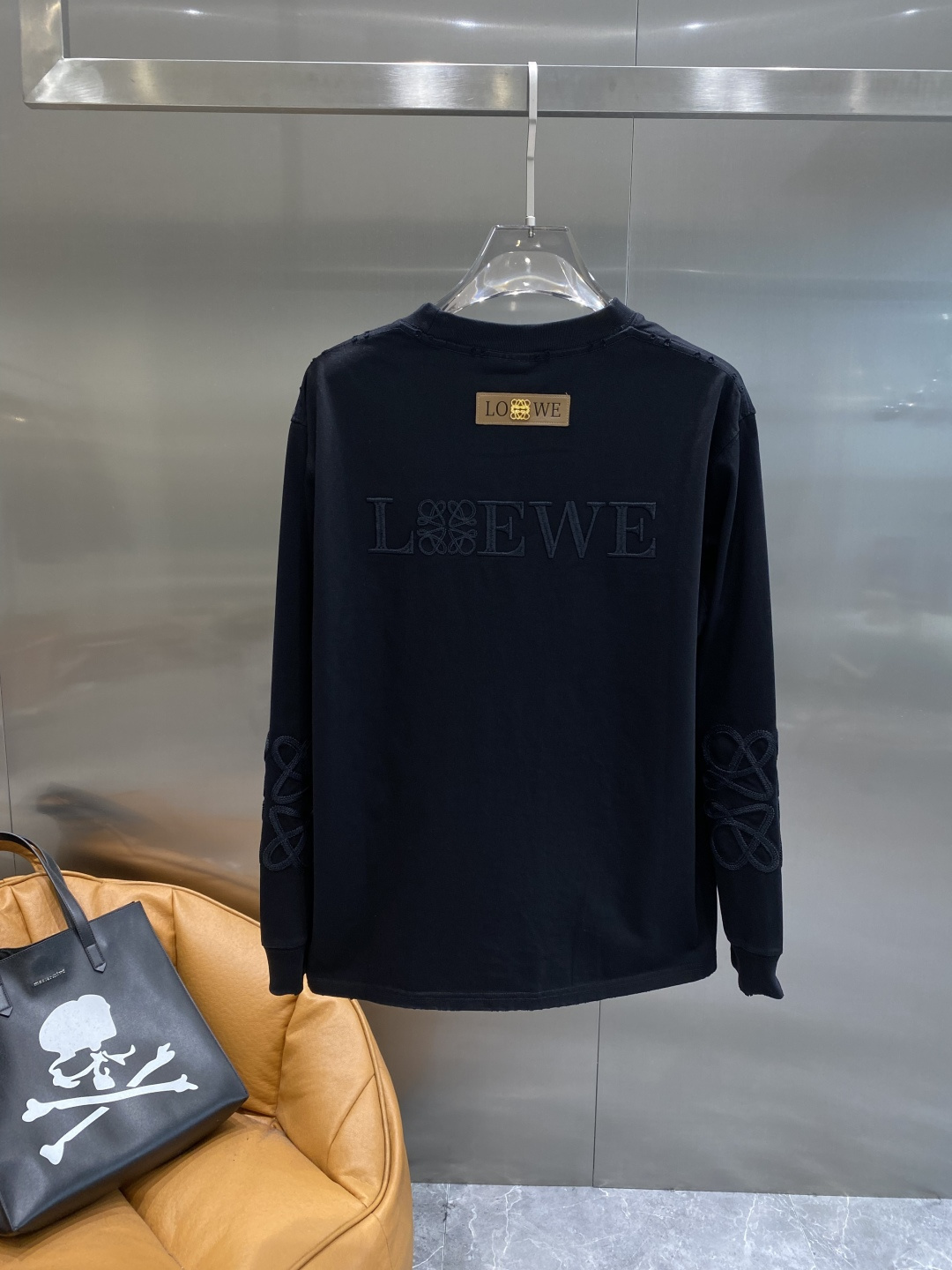 《𝙉𝙚𝙬🤍🖤罗家》2025秋冬专柜新款 时尚休闲打底衫长袖T恤，精选进口高密度双面拉架棉面料，精致原版l