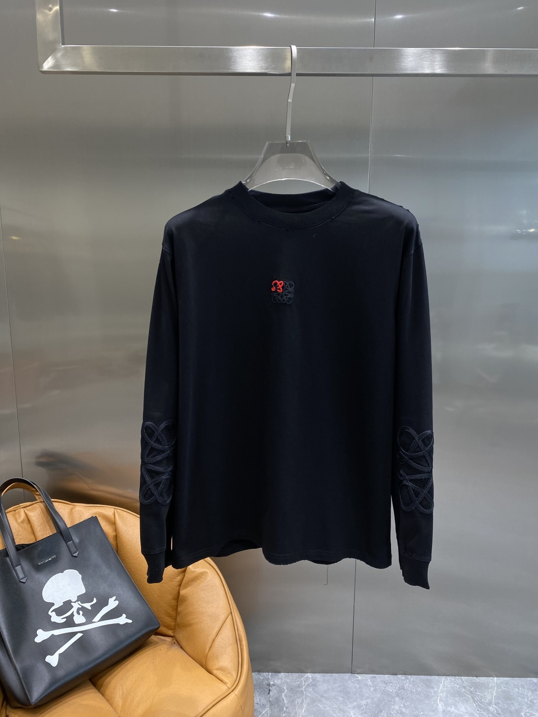 《𝙉𝙚𝙬🤍🖤罗家》2025秋冬专柜新款 时尚休闲打底衫长袖T恤，精选进口高密度双面拉架棉面料，精致原版l