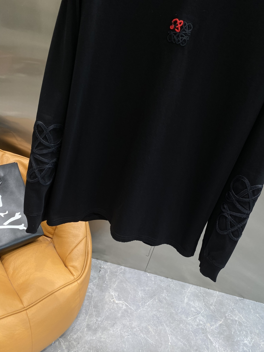 《𝙉𝙚𝙬🤍🖤罗家》2025秋冬专柜新款 时尚休闲打底衫长袖T恤，精选进口高密度双面拉架棉面料，精致原版l