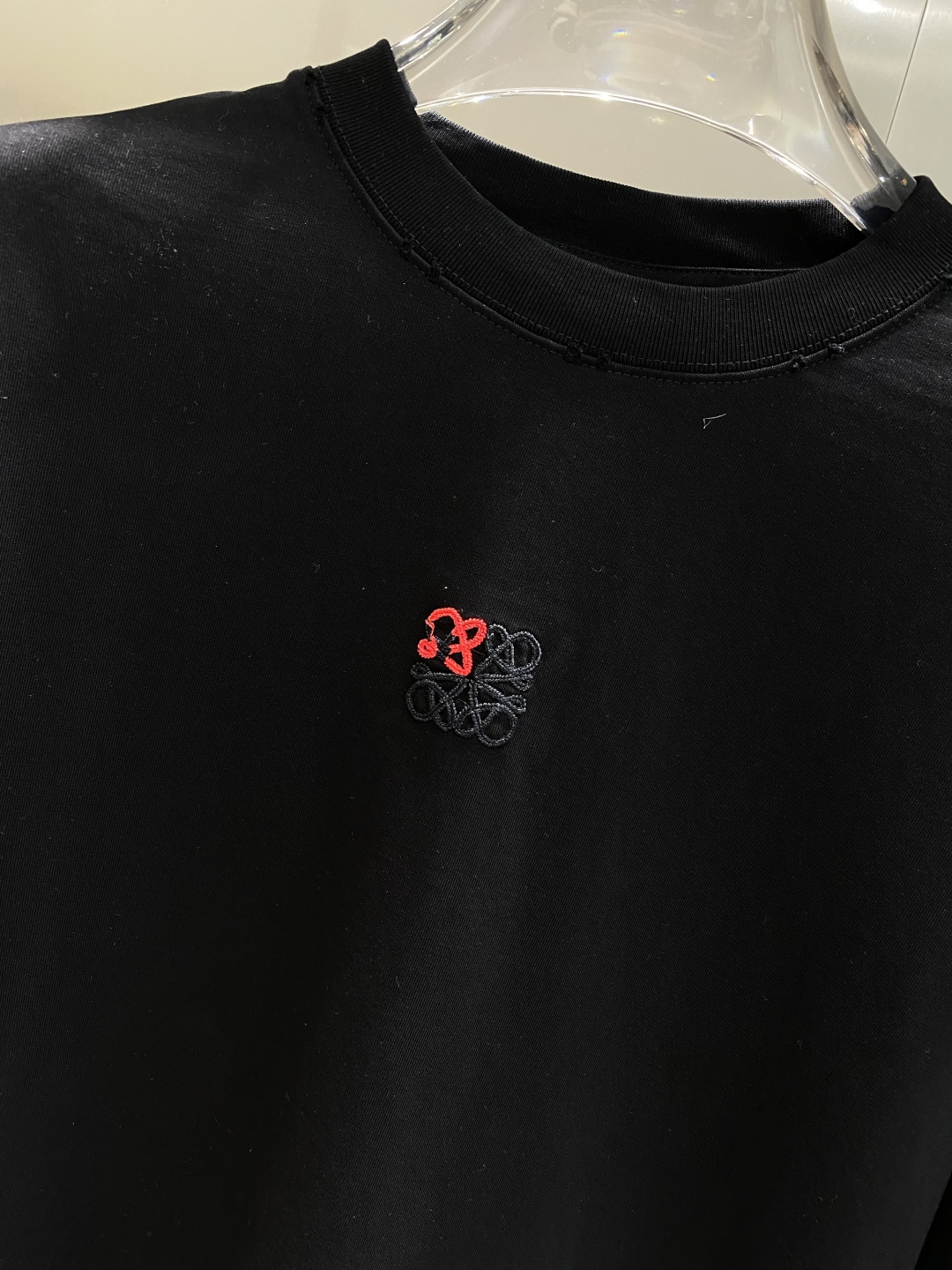 《𝙉𝙚𝙬🤍🖤罗家》2025秋冬专柜新款 时尚休闲打底衫长袖T恤，精选进口高密度双面拉架棉面料，精致原版l