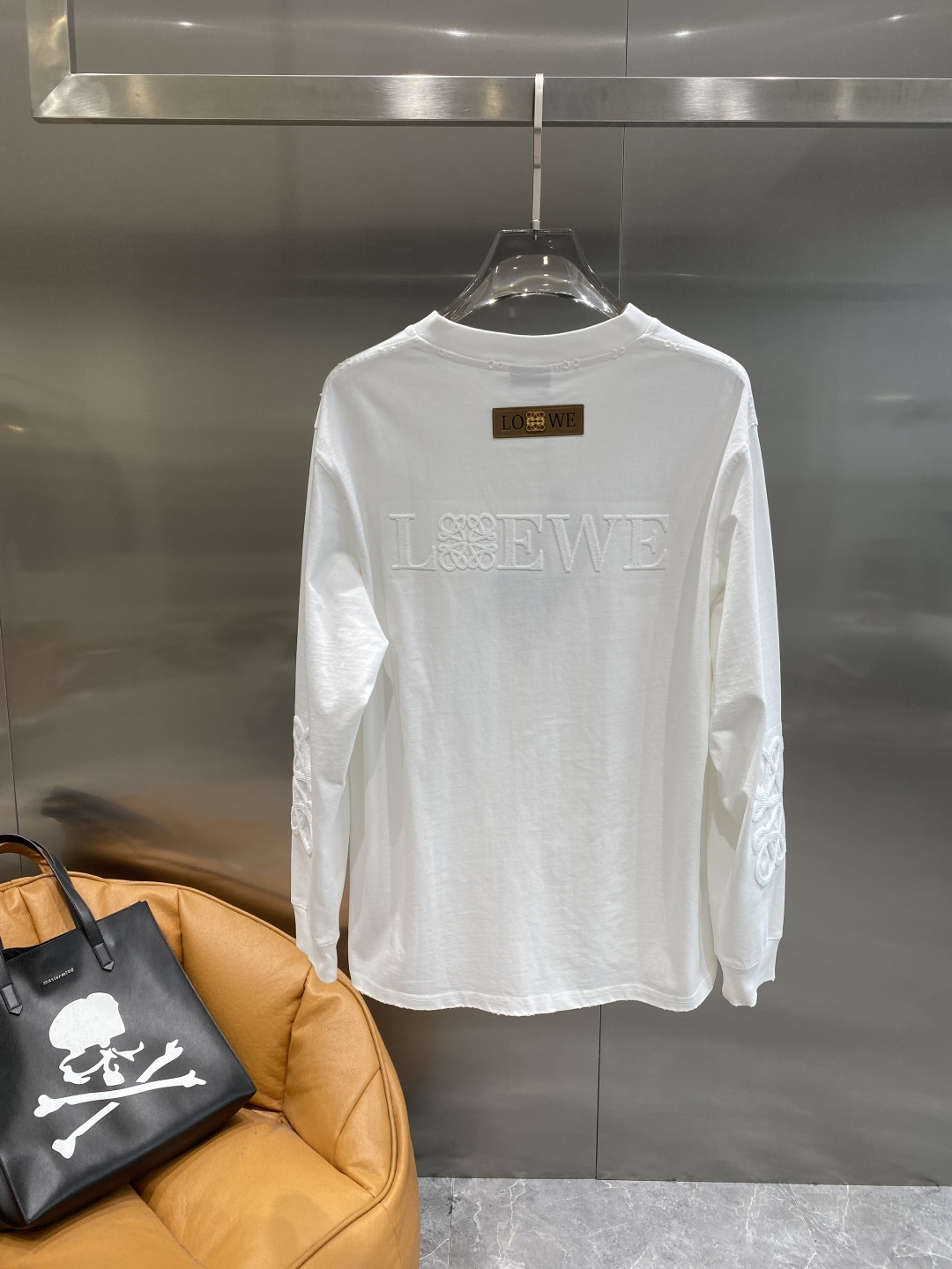 《𝙉𝙚𝙬🤍🖤罗家》2025秋冬专柜新款 时尚休闲打底衫长袖T恤，精选进口高密度双面拉架棉面料，精致原版l