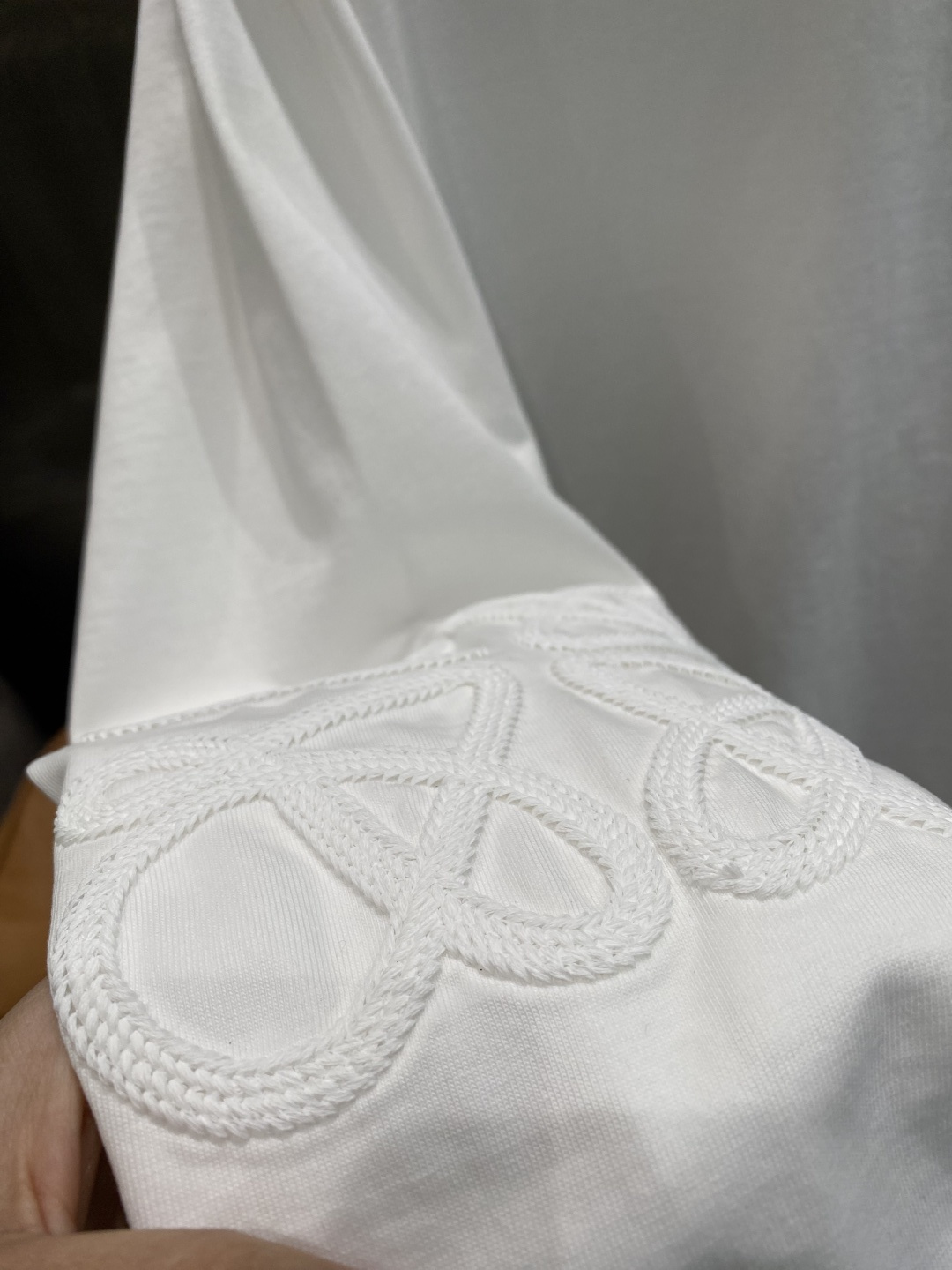 《𝙉𝙚𝙬🤍🖤罗家》2025秋冬专柜新款 时尚休闲打底衫长袖T恤，精选进口高密度双面拉架棉面料，精致原版l