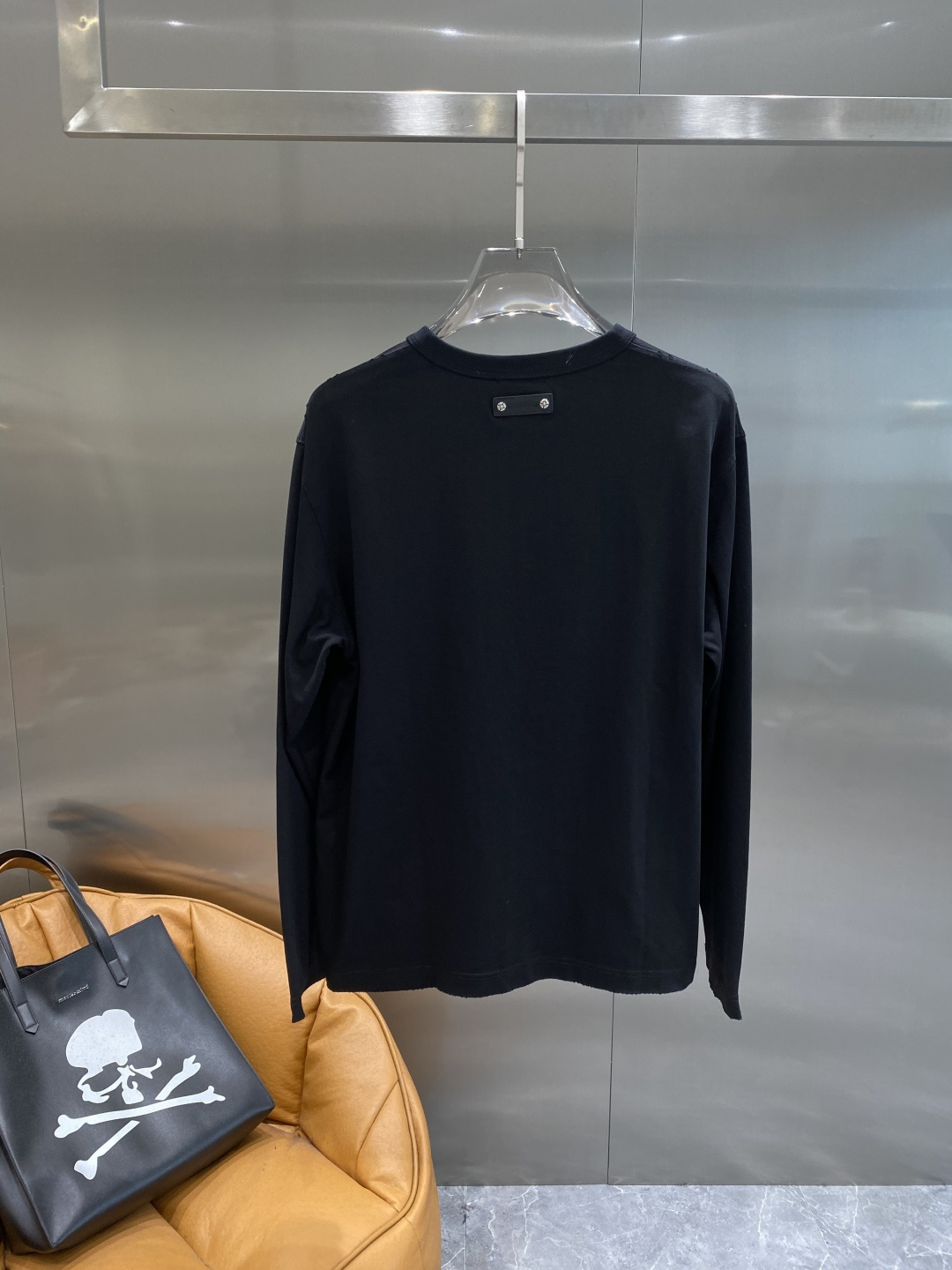 《𝙉𝙚𝙬🤍🖤克家》2025秋冬专柜新款 时尚休闲打底衫长袖T恤，精选进口高密度双面拉架棉面料，精致原版l