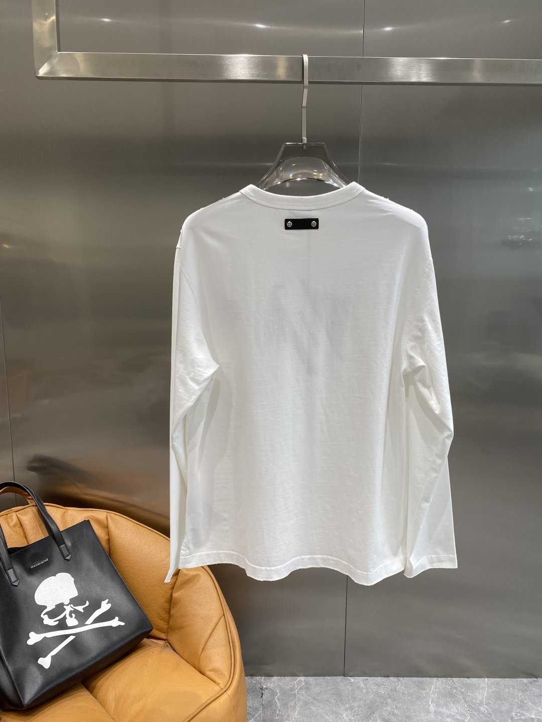 《𝙉𝙚𝙬🤍🖤克家》2025秋冬专柜新款 时尚休闲打底衫长袖T恤，精选进口高密度双面拉架棉面料，精致原版l