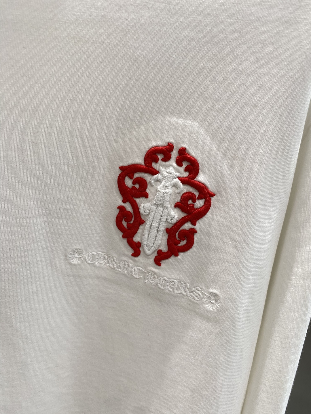 《𝙉𝙚𝙬🤍🖤克家》2025秋冬专柜新款 时尚休闲打底衫长袖T恤，精选进口高密度双面拉架棉面料，精致原版l