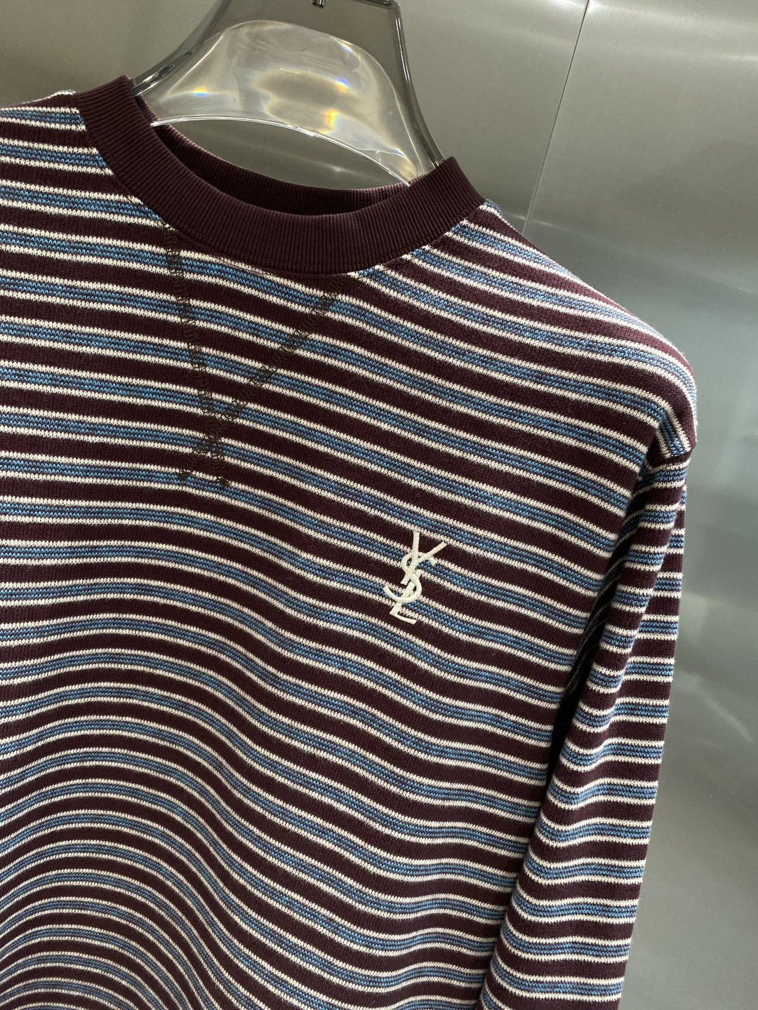 《𝙉𝙚𝙬🤍🖤圣罗兰家》2025秋冬专柜新款 时尚休闲打底衫长袖T恤，精选进口高密度双面拉架棉面料，精致原