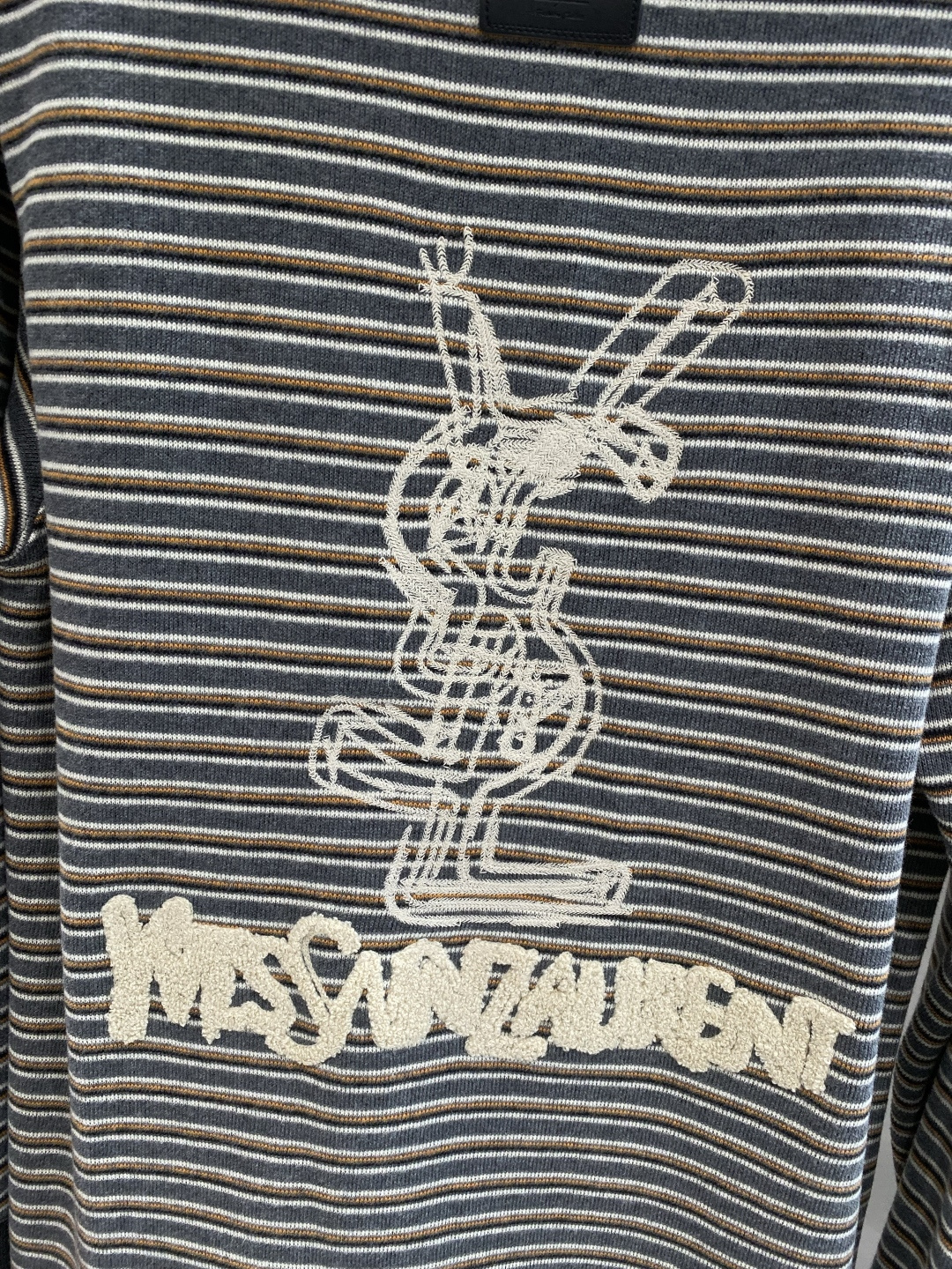 《𝙉𝙚𝙬🤍🖤圣罗兰家》2025秋冬专柜新款 时尚休闲打底衫长袖T恤，精选进口高密度双面拉架棉面料，精致原